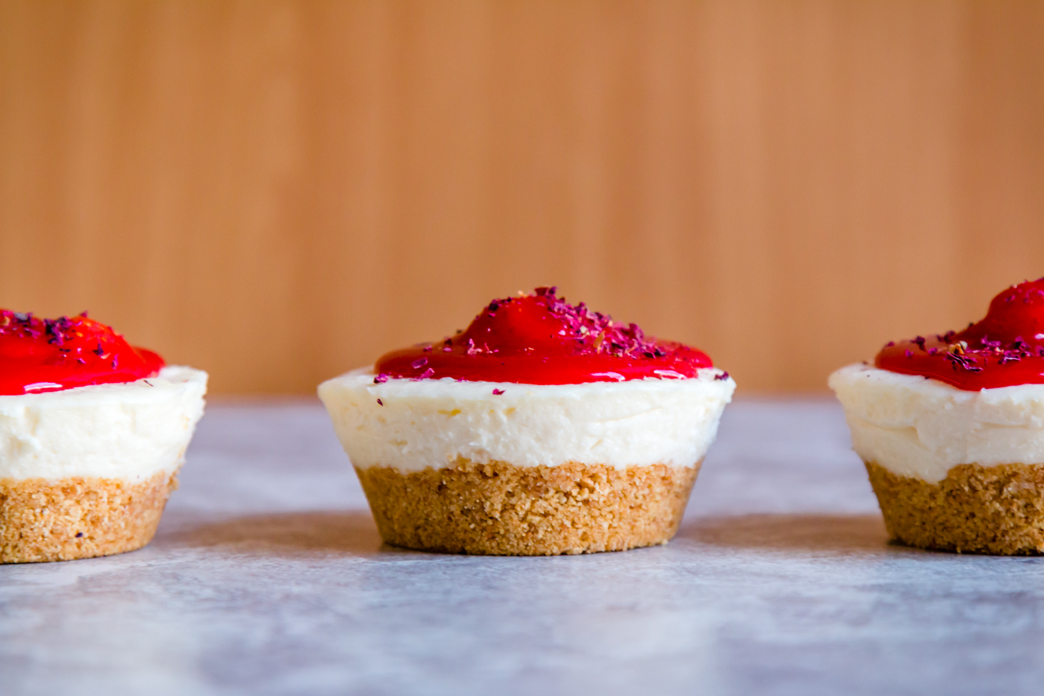 Mini Cheesecakes with Strawberry and Rose Coulis — My Moroccan Food