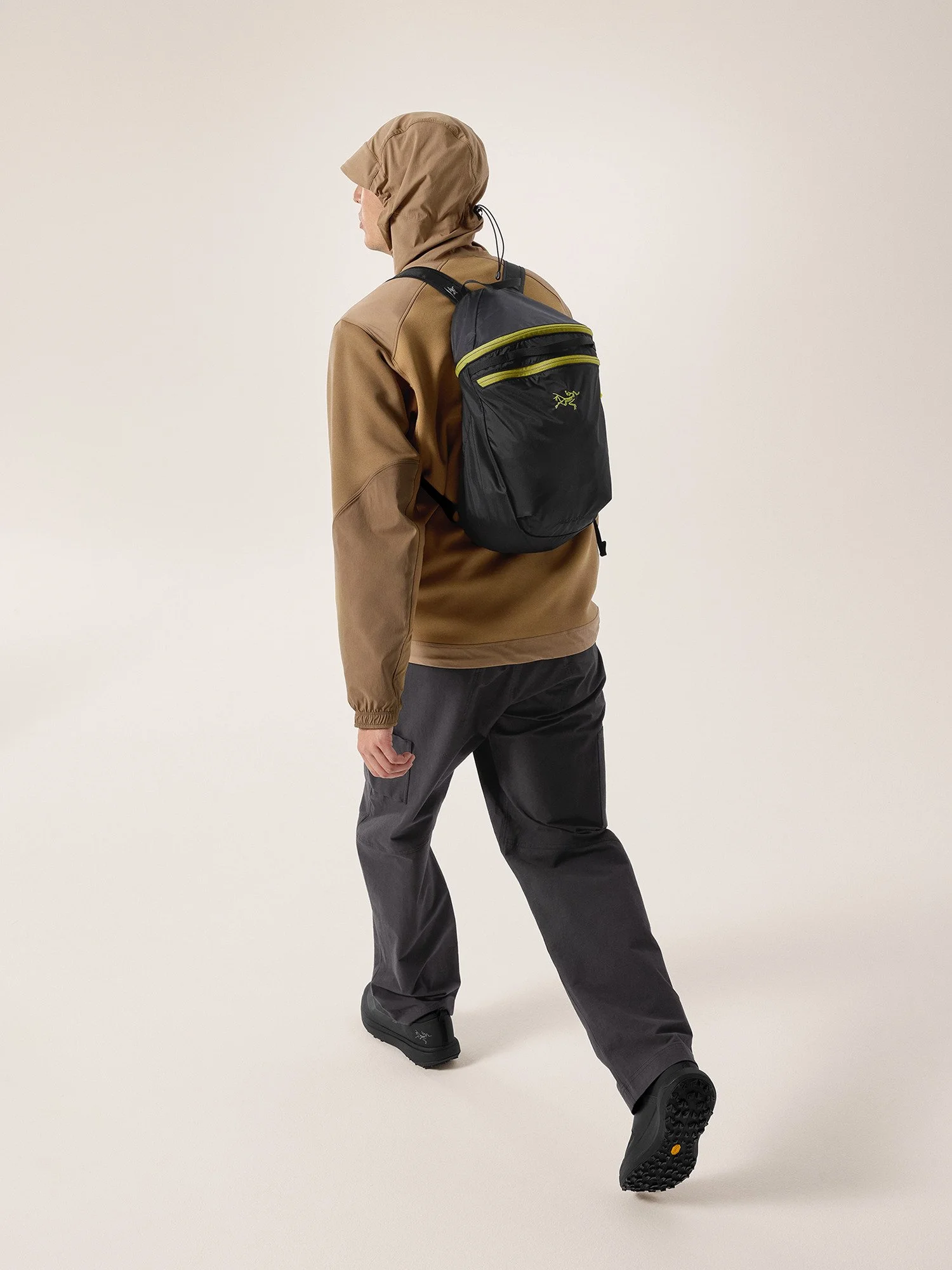 F25-X000009829-Heliad-15-Backpack-Black-Olive-Moss-Full-Body.jpg