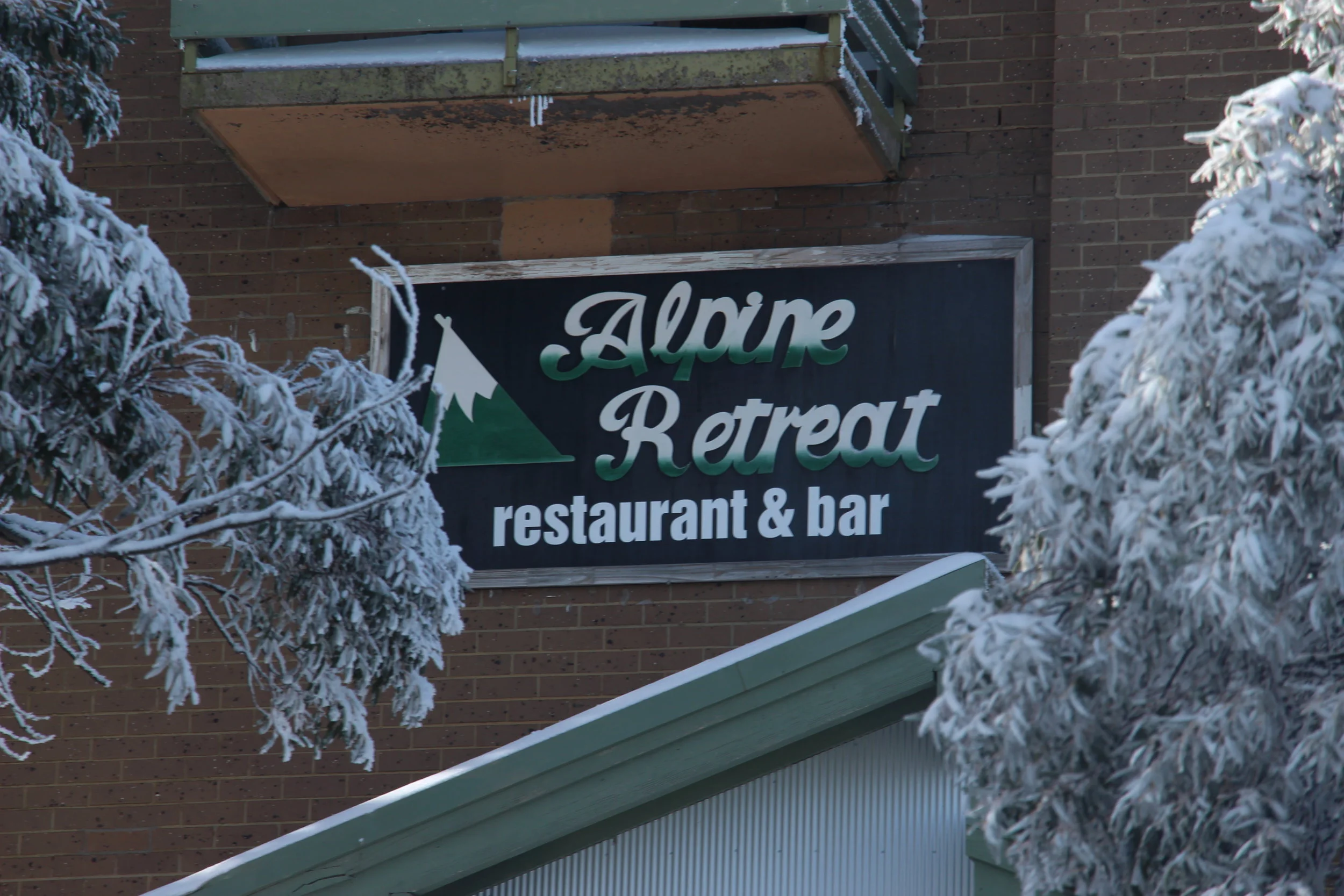 Alpine Retreat Restaurant and Bar.JPG