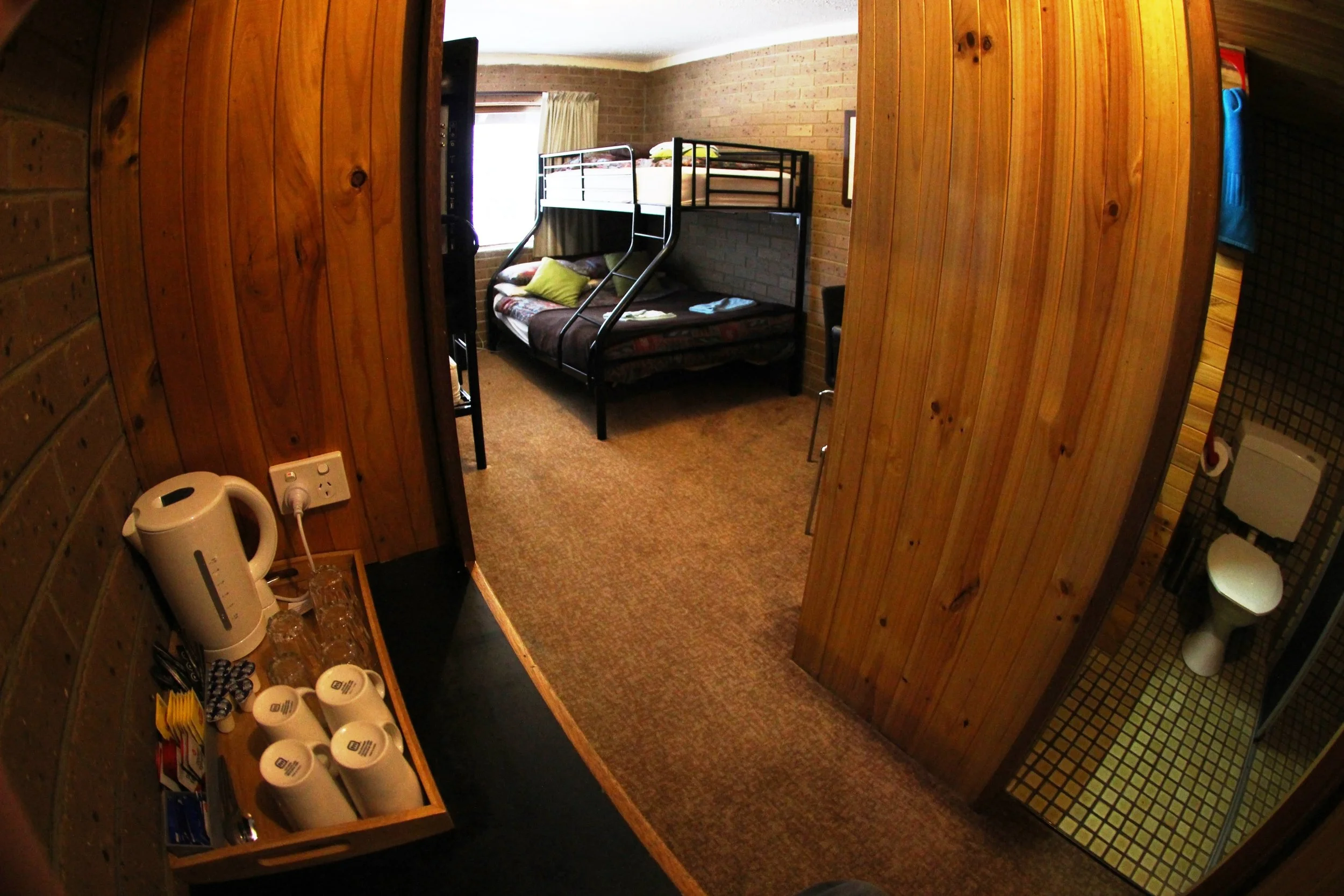 Alpine room for 5 facilities.JPG