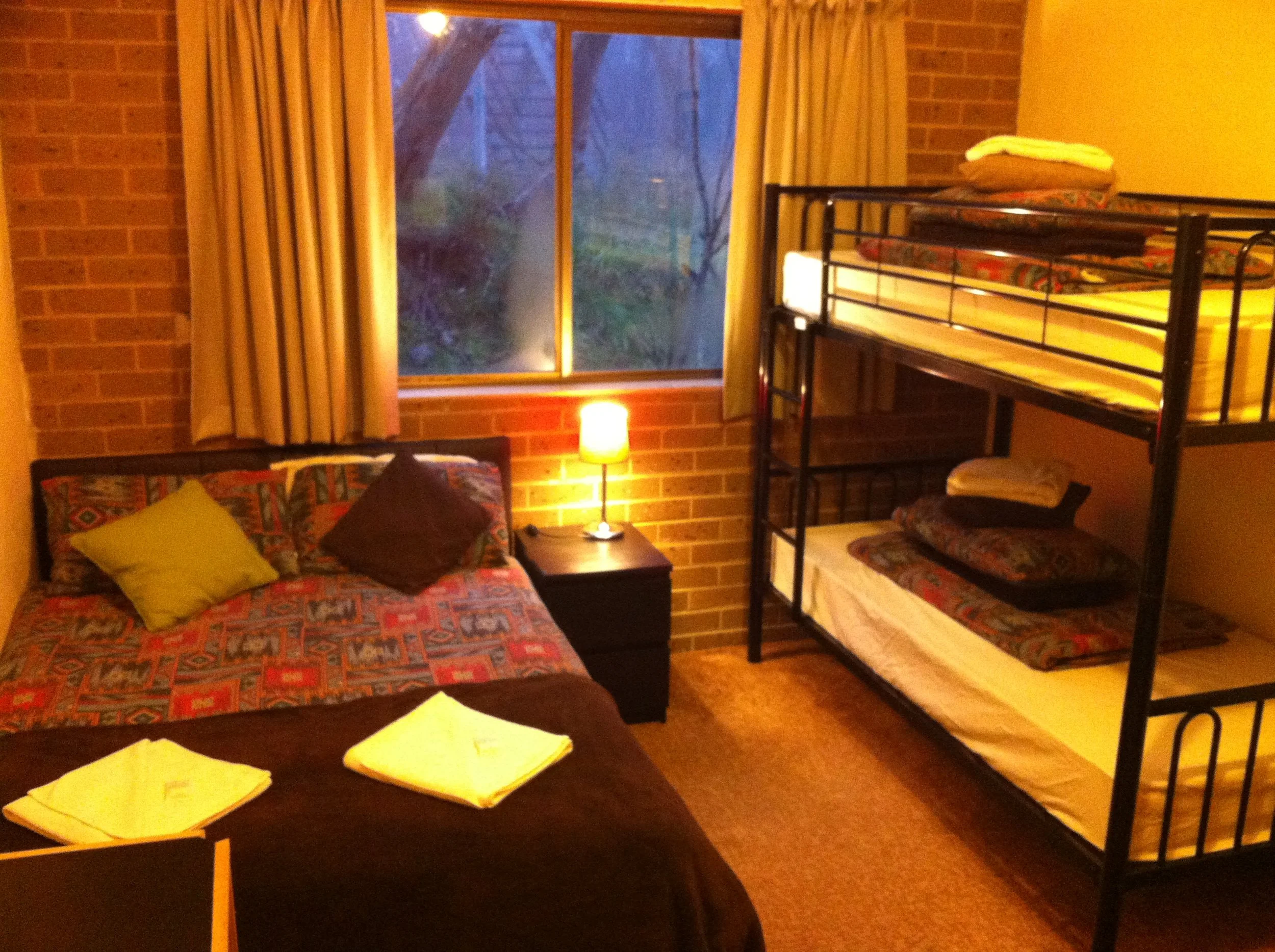 Alpine Room for 4.JPG