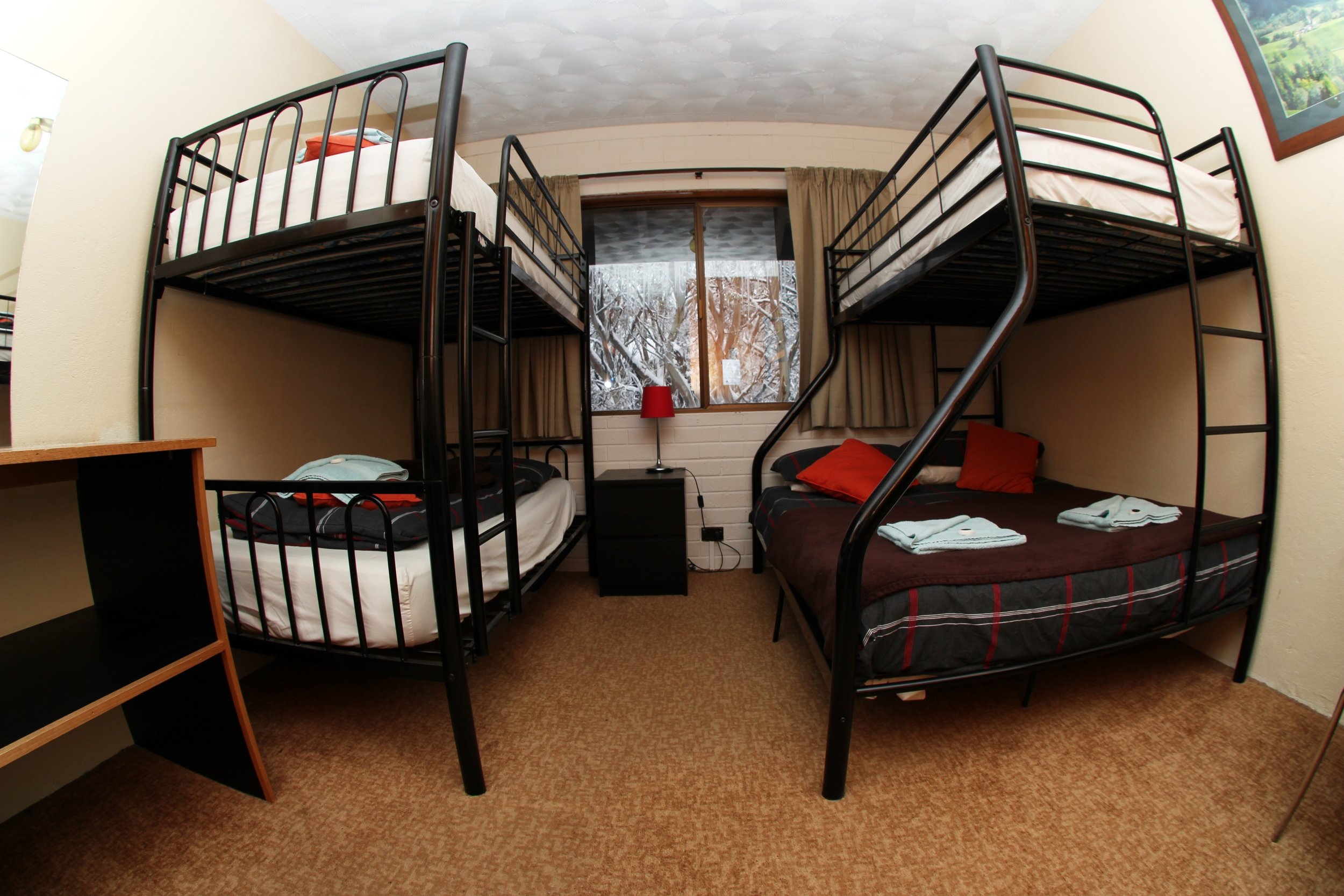 Alpine room for 5.JPG