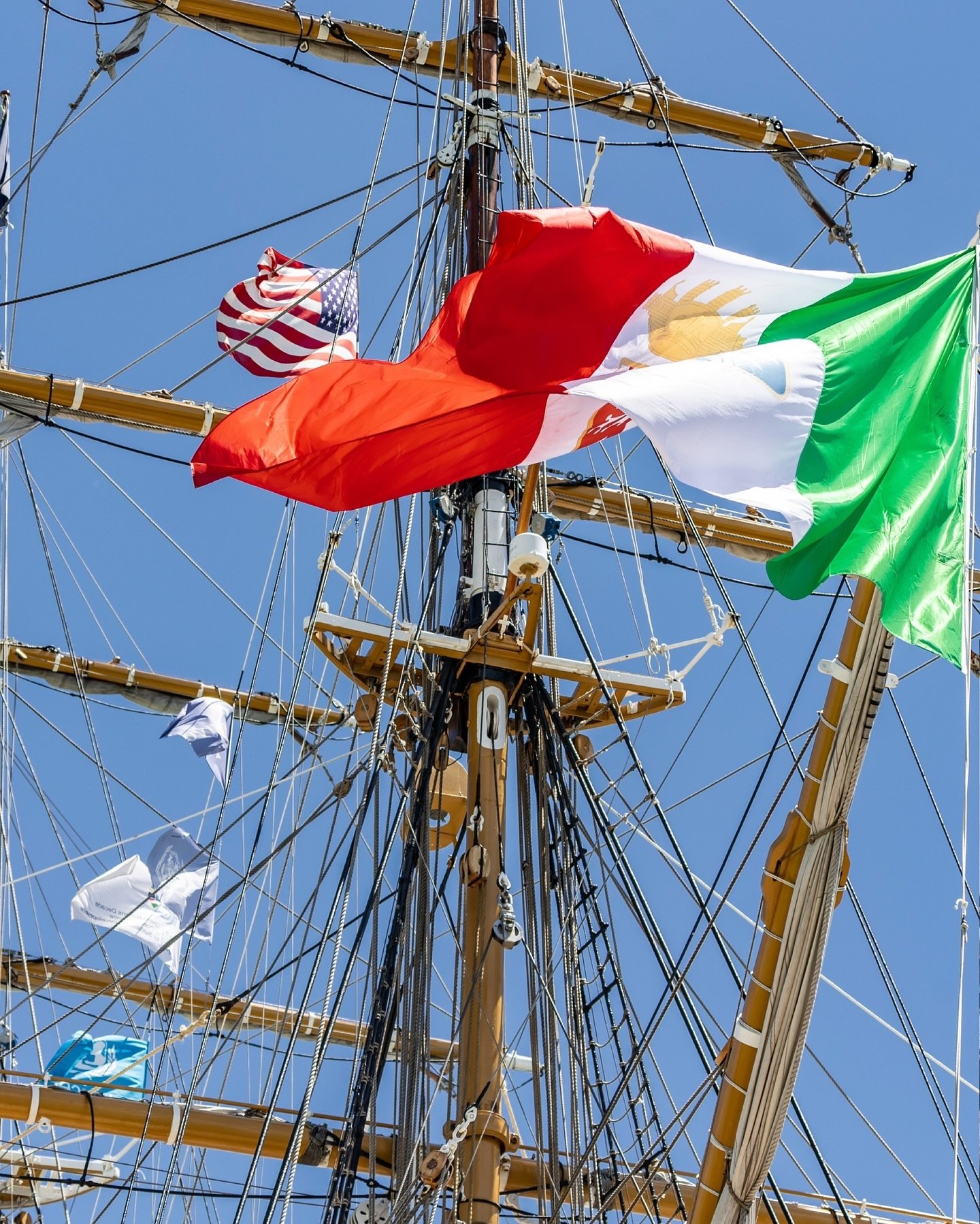 Ciao bella 🇮🇹

@meraviglia__italiana #amerigoveapucci #italiannavy #leialohacreative