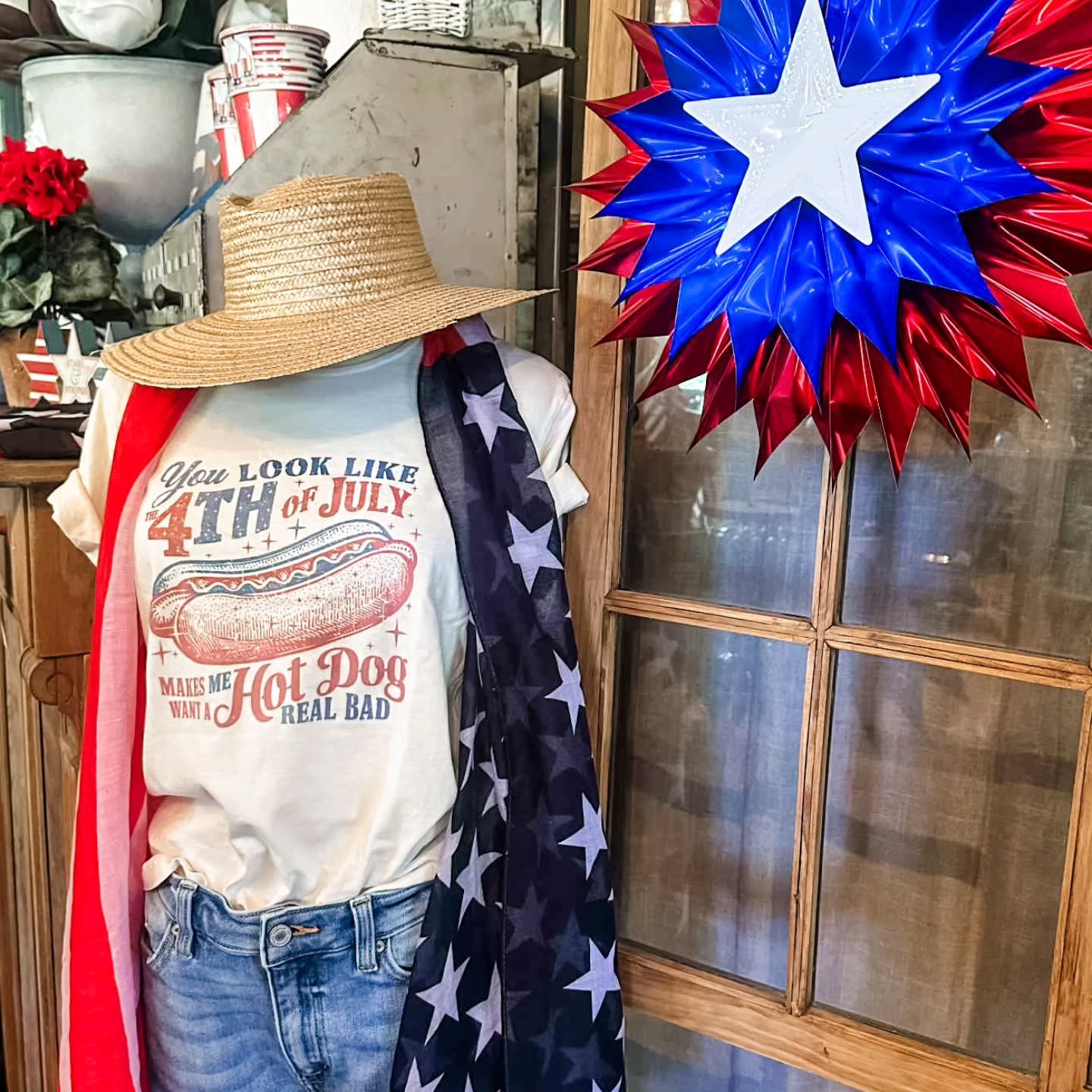 You look like the 4th of July.... makes me want a hot dog real bad 🌭 are you a hot dog or hamburger person?

#4thofjuly #redwhiteandblue
