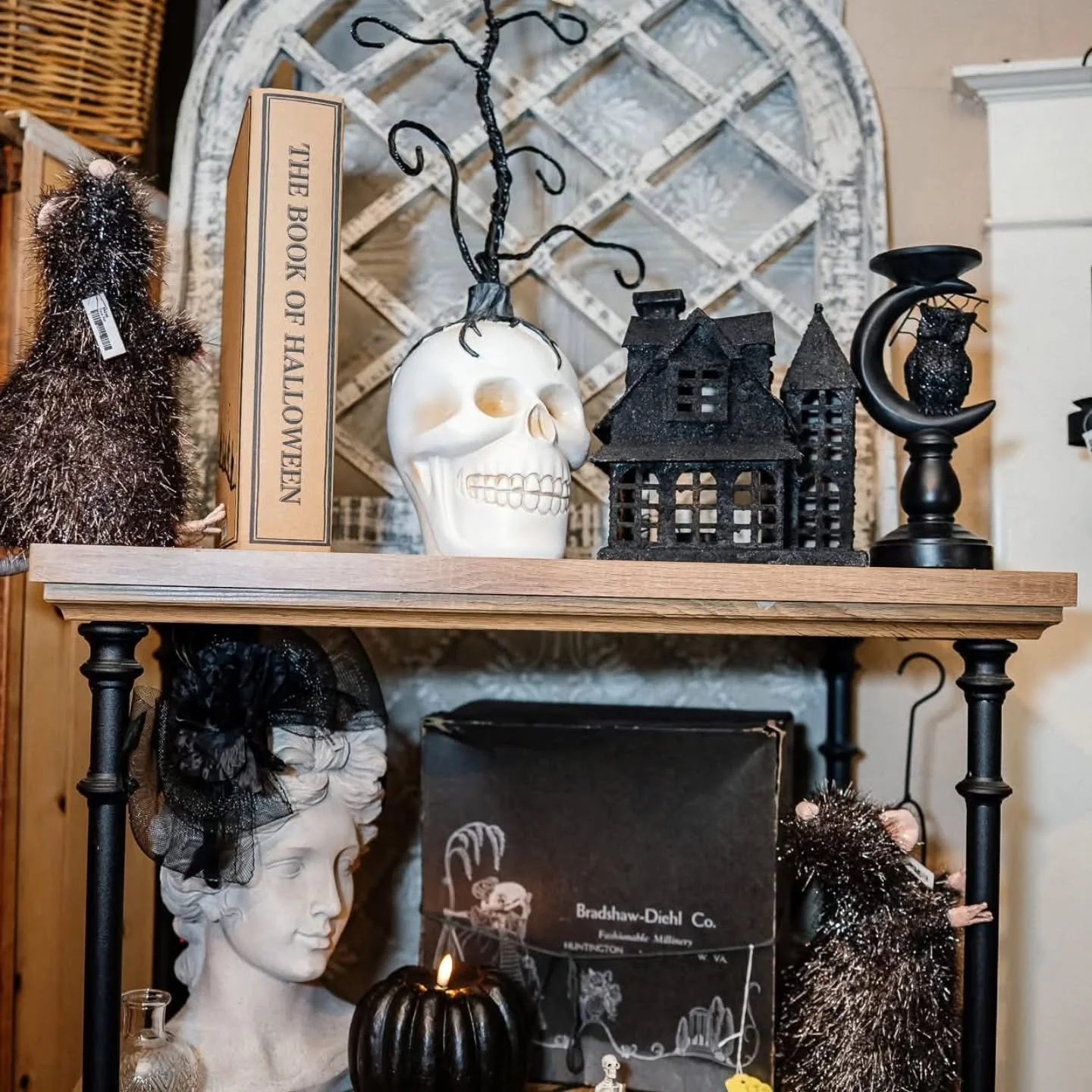 Doors open at 10AM TODAY for the LAST DAY of our Midnight &amp; Magic Pop-up! 🎩 Fly on over for wicked Halloween decor!

Sunday, October 19 | 10am-4pm 
1235 Eddy Street in Gardnerville, Nevada