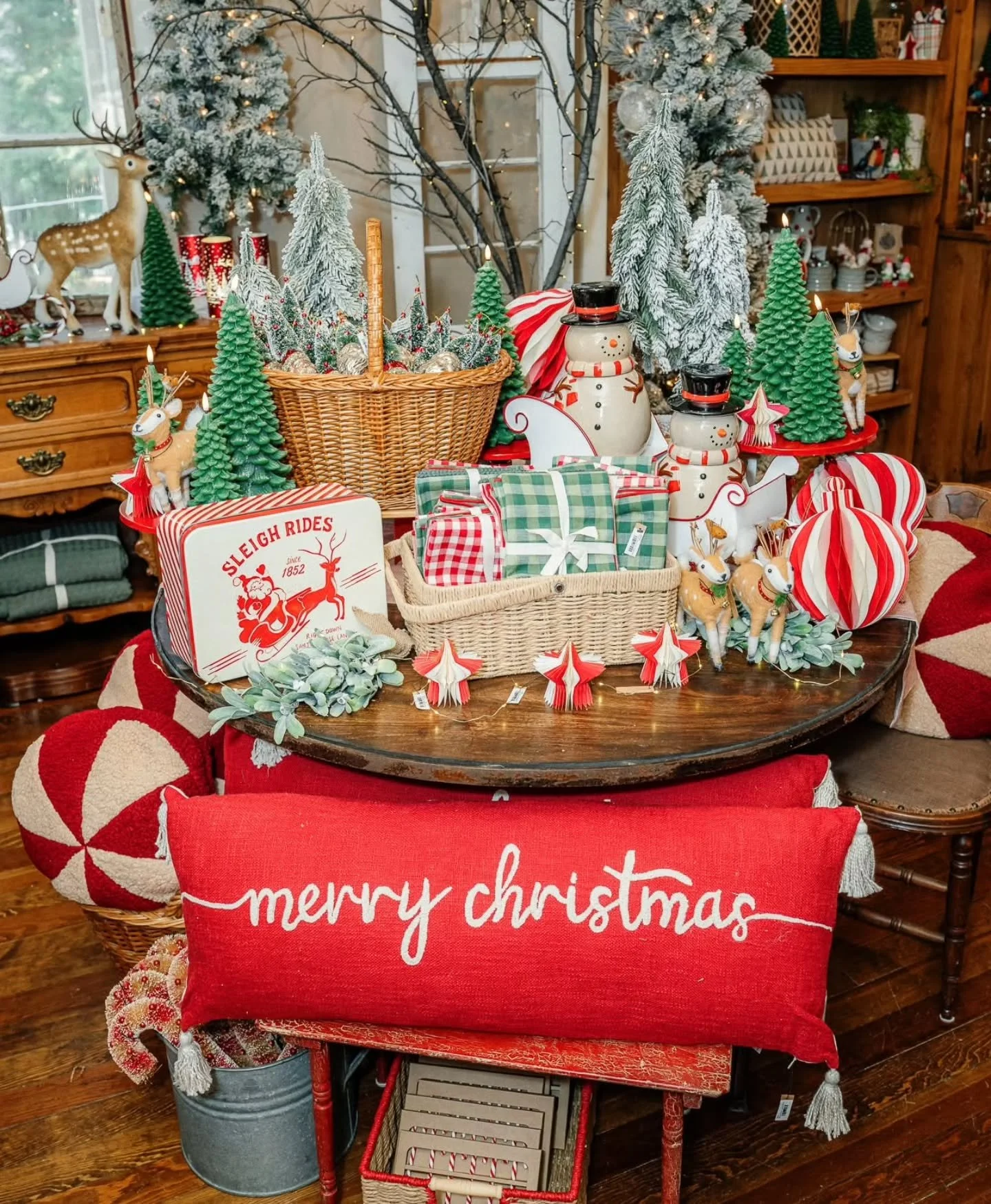 A little teaser to spark joy.... it's the OFFICIAL SNEAK PEEK of our Holiday Kick-off Pop-up! Join us THIS Saturday &amp; Sunday! Plus, @thewarehousenv will be OPEN for shopping BOTH DAYS! So be sure to check out our SECOND LOCATION - right across th