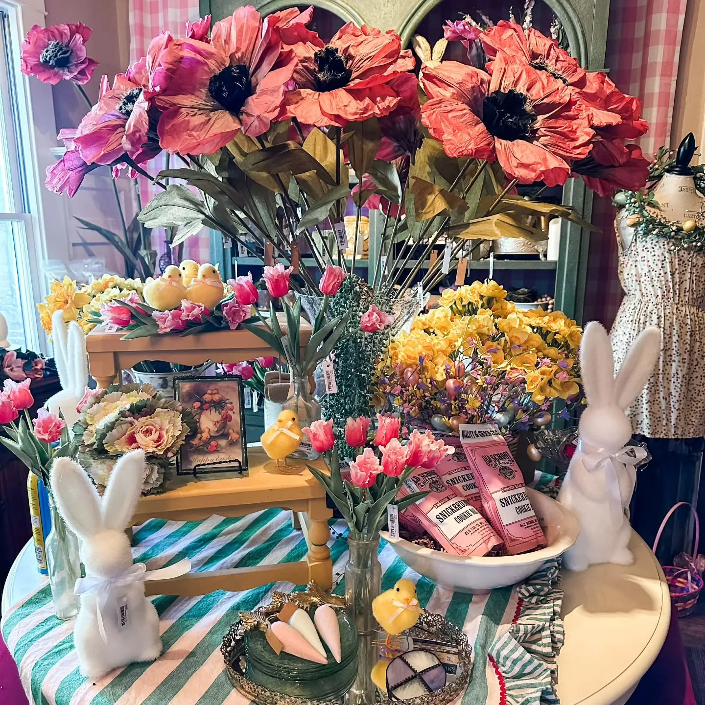 Spring florals... we can't get enough of them 😍