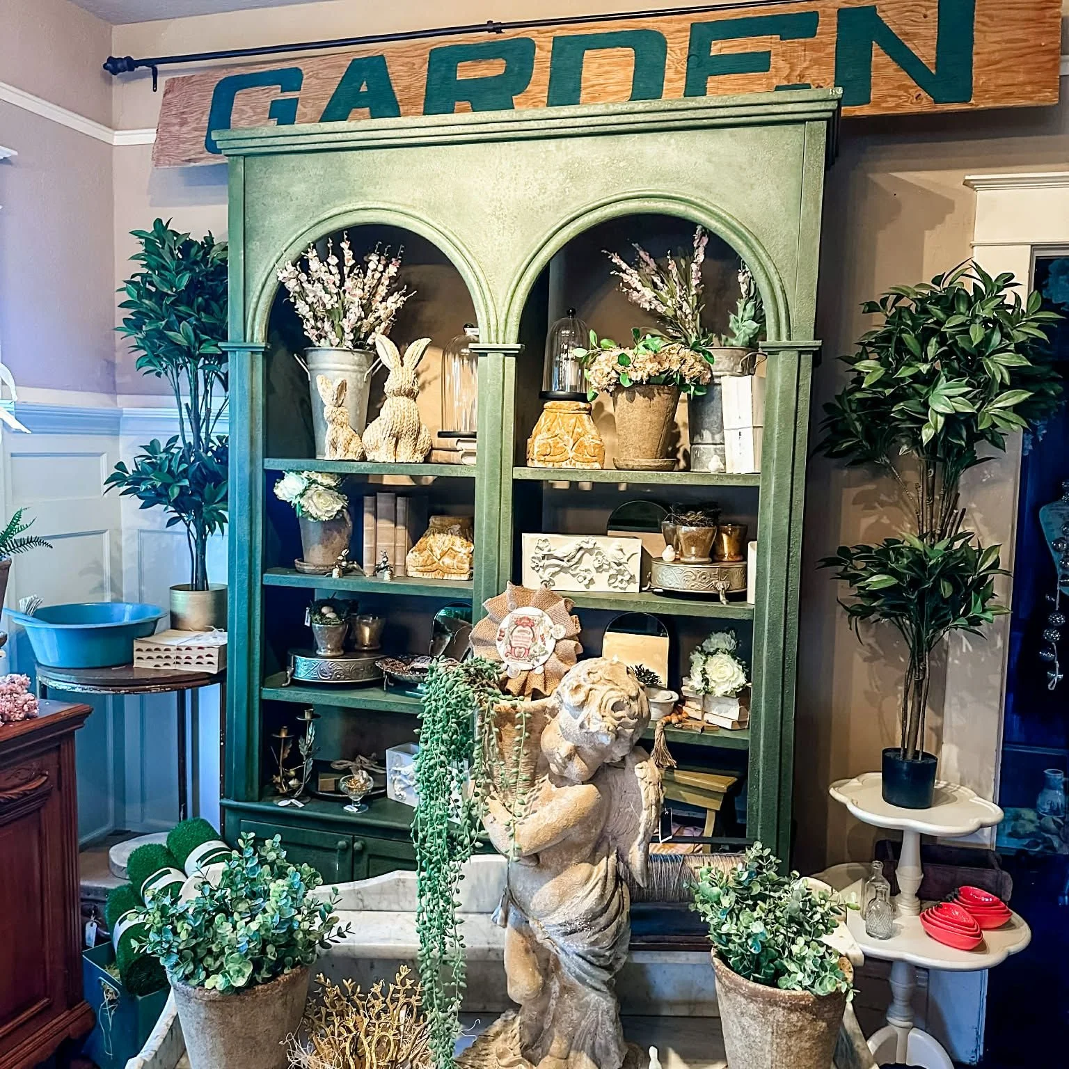 Our Butterflies &amp; Blooms Pop-up is THIS WEEKEND! Flutter on down and discover beautiful faux florals, lush layers of greens, and vintage-inspired garden d&eacute;cor. 

April 17-19
Friday &amp; Saturday: 10am-5p
Sunday: 10am-4pm
1235 Eddy Street 