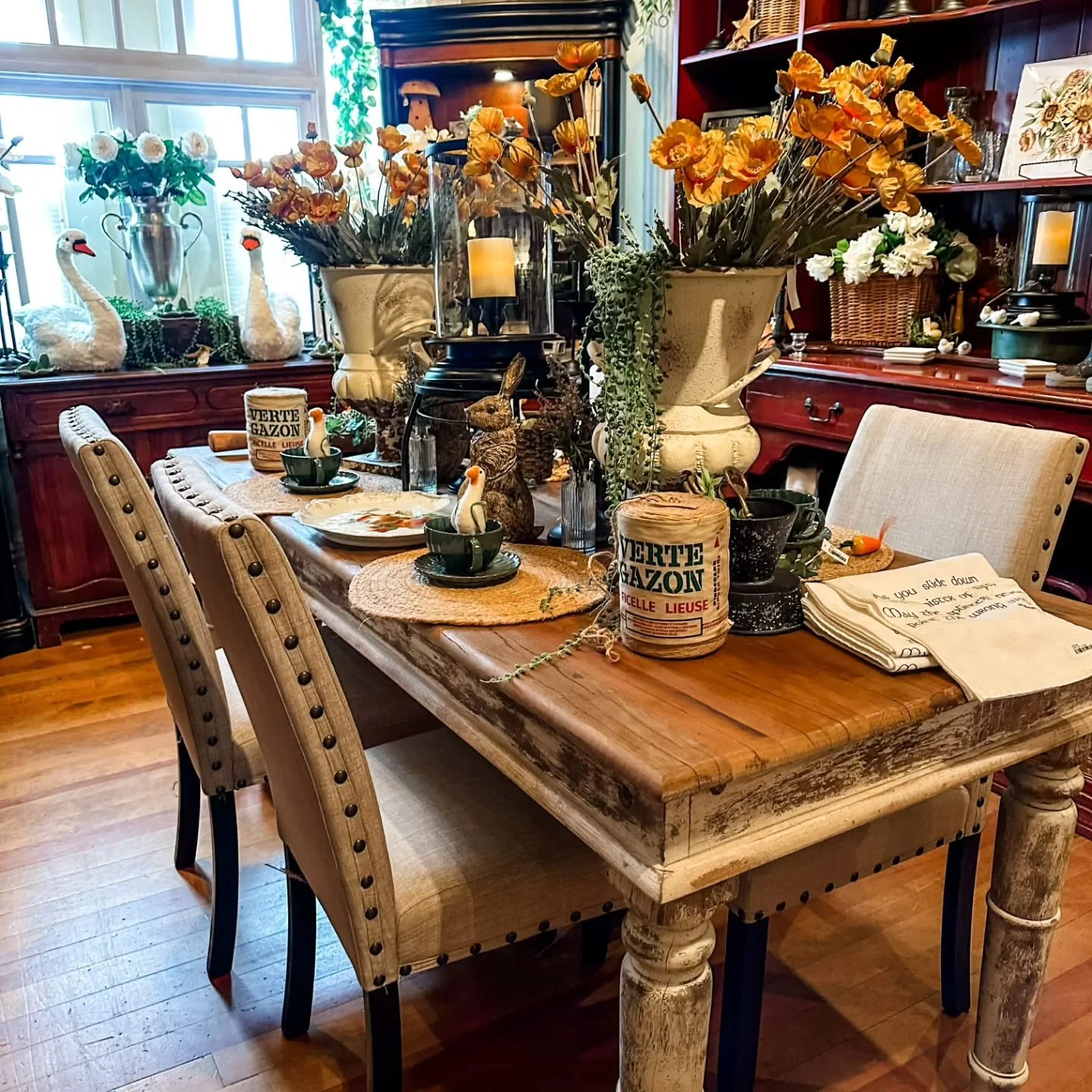 Buzz on over 🐝 for the LAST DAY of our Butterflies &amp; Blooms Pop-Up! Doors are OPEN! 🪻🦋