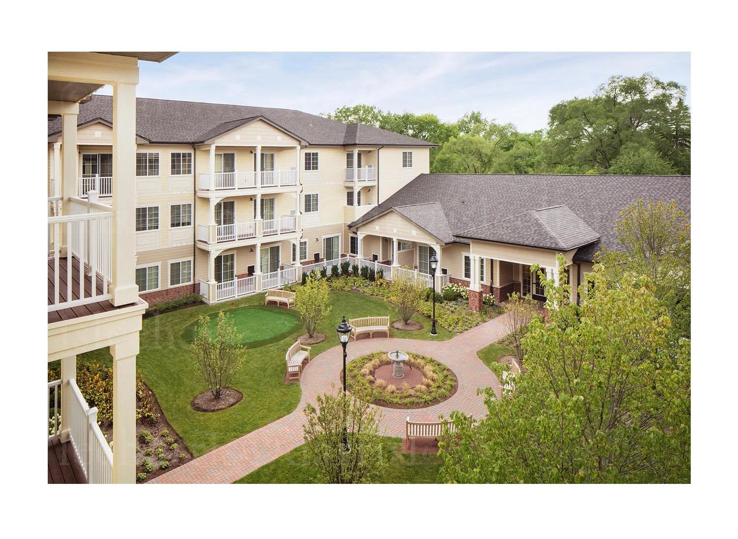 Green Oaks Senior Living