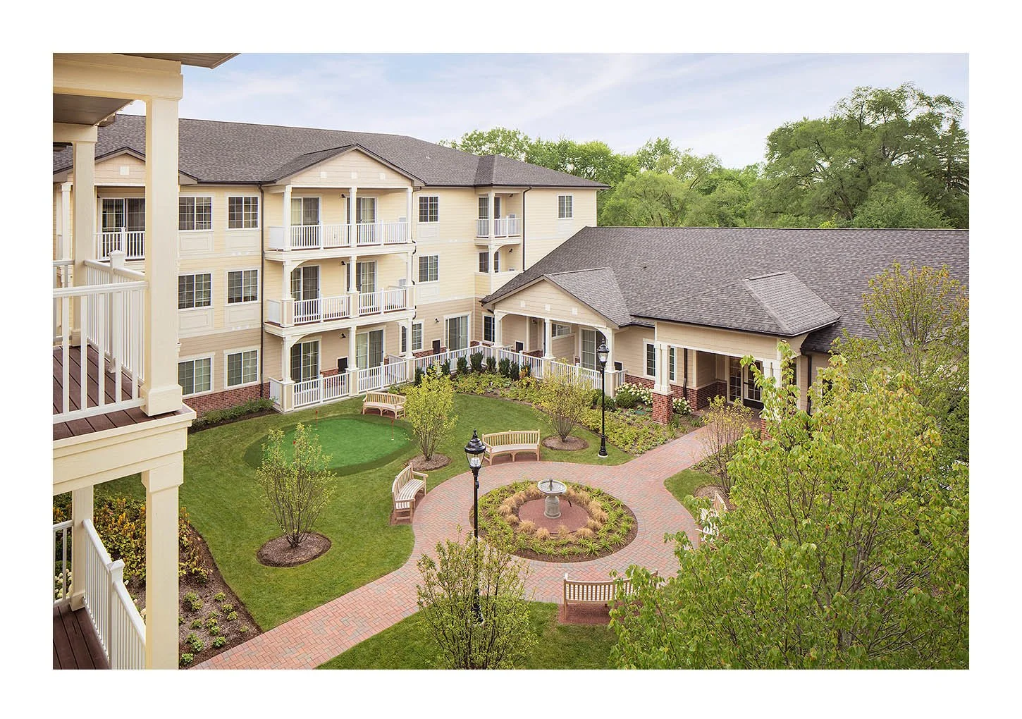 Green Oaks Senior Living