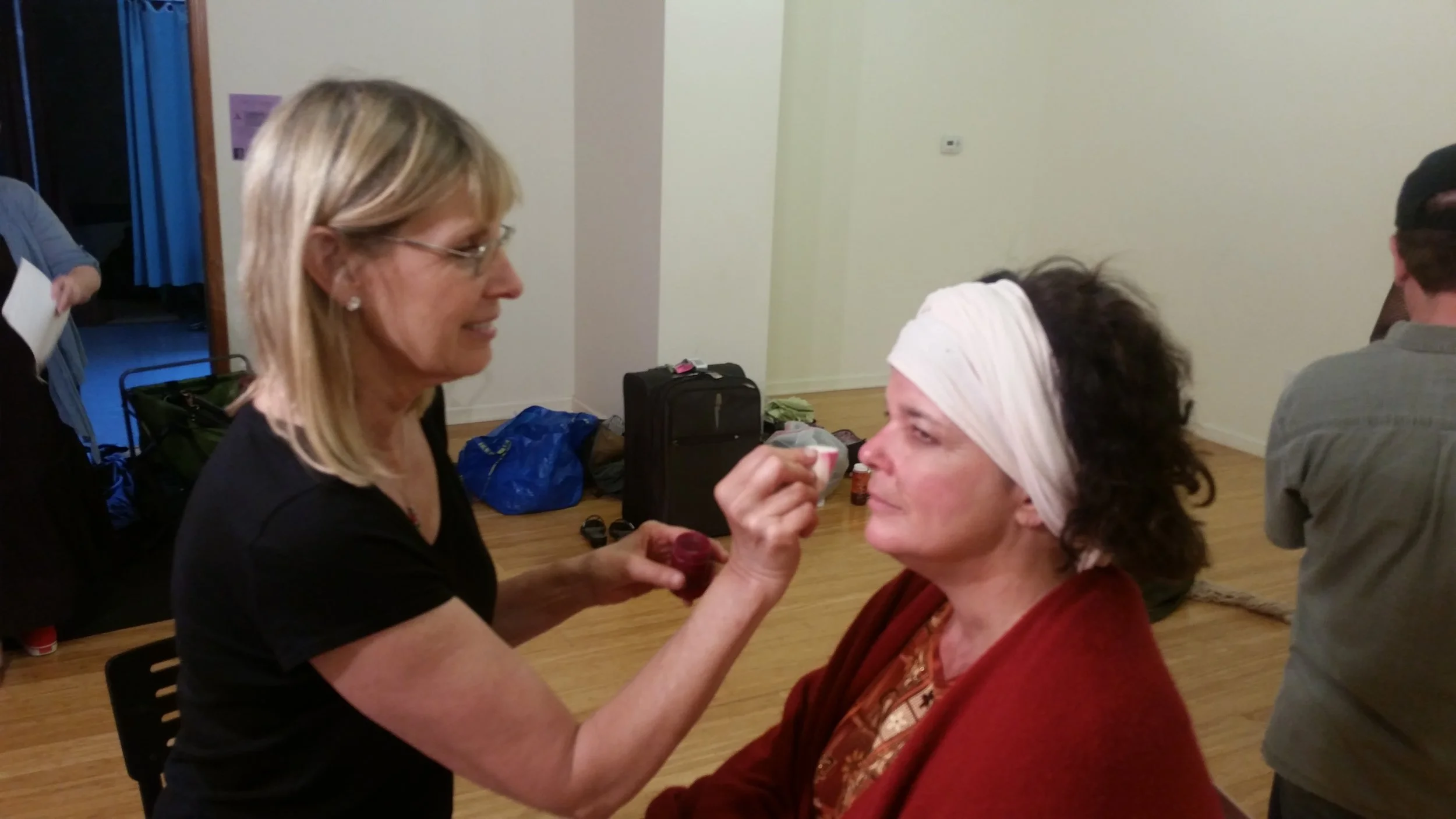 Make-up for QUEENEY