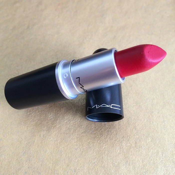 MAC Lipstick in 'Ruby Woo'
