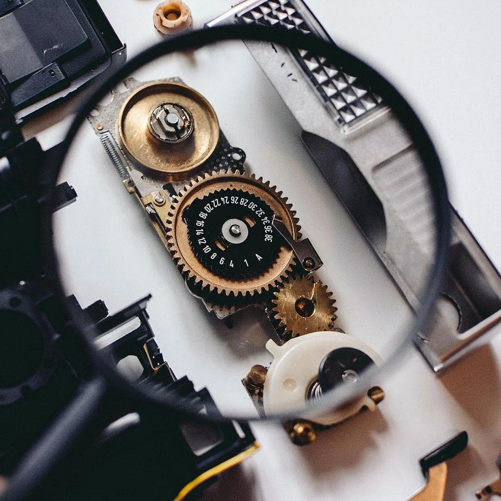 magnifying-glass-for-professional-website-audit-check-report-gloucestershire.jpg