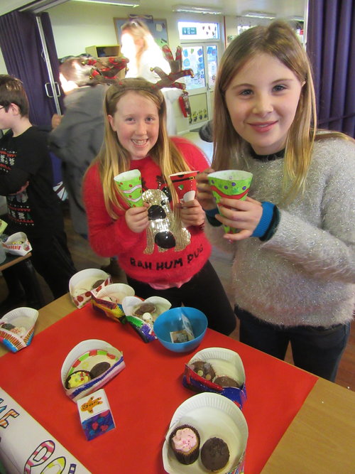 Year 6 made sweet boxes and cake boxes for the school Christmas fair. We had lots fun both making and selling them. They all sold out very quickly. What a super afternoon!