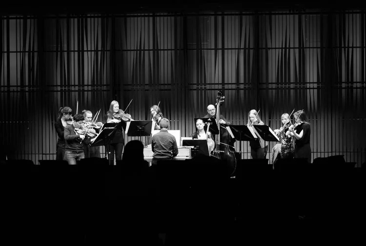 Tvær hliðar / Two Sides 