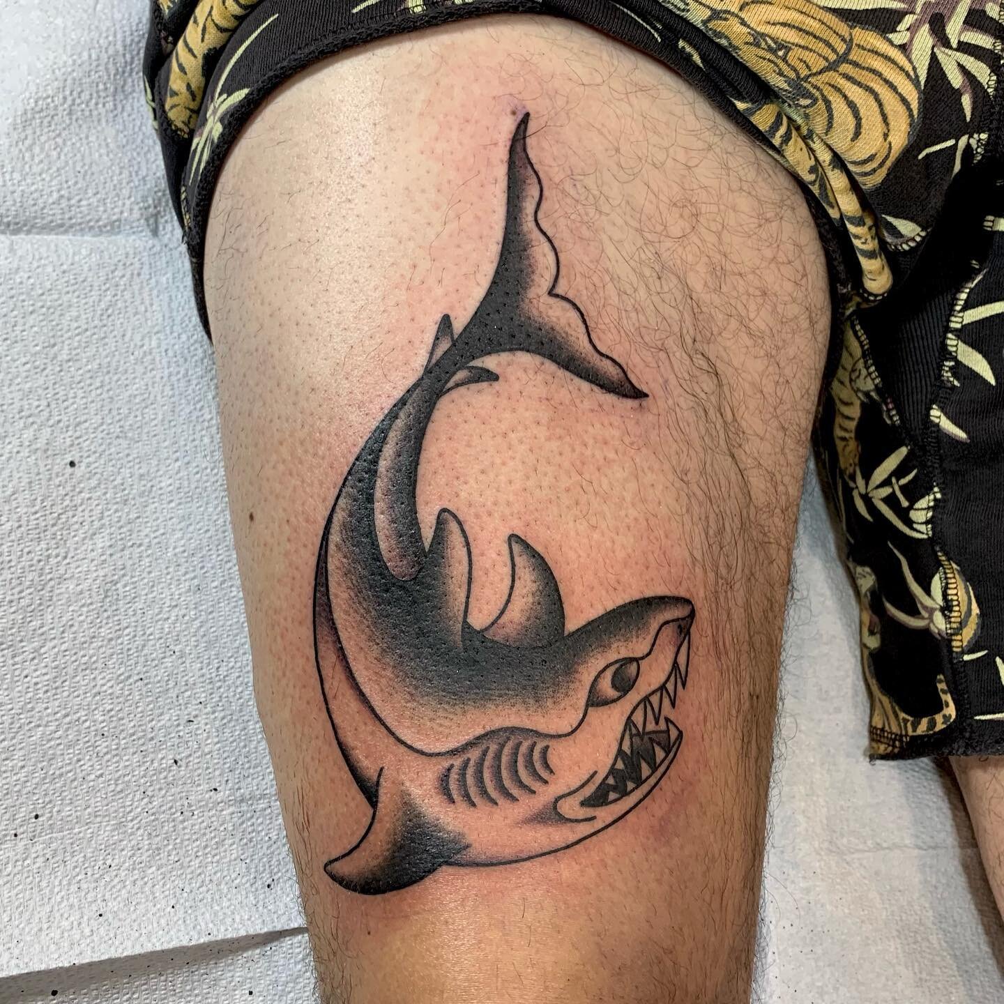 Big ol&rsquo; shark for Kris, thank you! Both fresh &amp; healed. Always booking tattoos, custom or flash. DM or email!

#shark #sharkweek #sharktattoo #vancouvertattoo #vancouver #traditionaltattoo #traditionalart #traditionaltattoos #sailorjerry #t