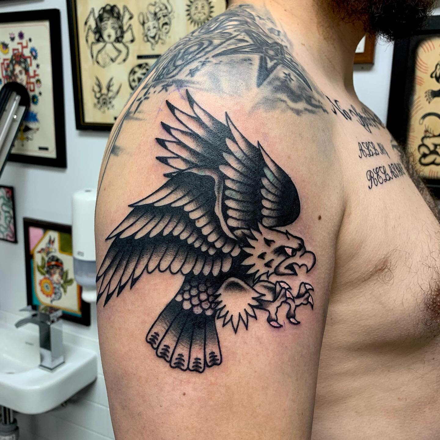 Stoked to make this eagle cover up for Paul, thank you! Swipe to see what&rsquo;s underneath. Always happy to cover old work, DM or email! 

#coveruptattoo #eagletattoo #blackandgreytattoo #vancouvertattoo #traditionaltattoo #traditionaltattoos