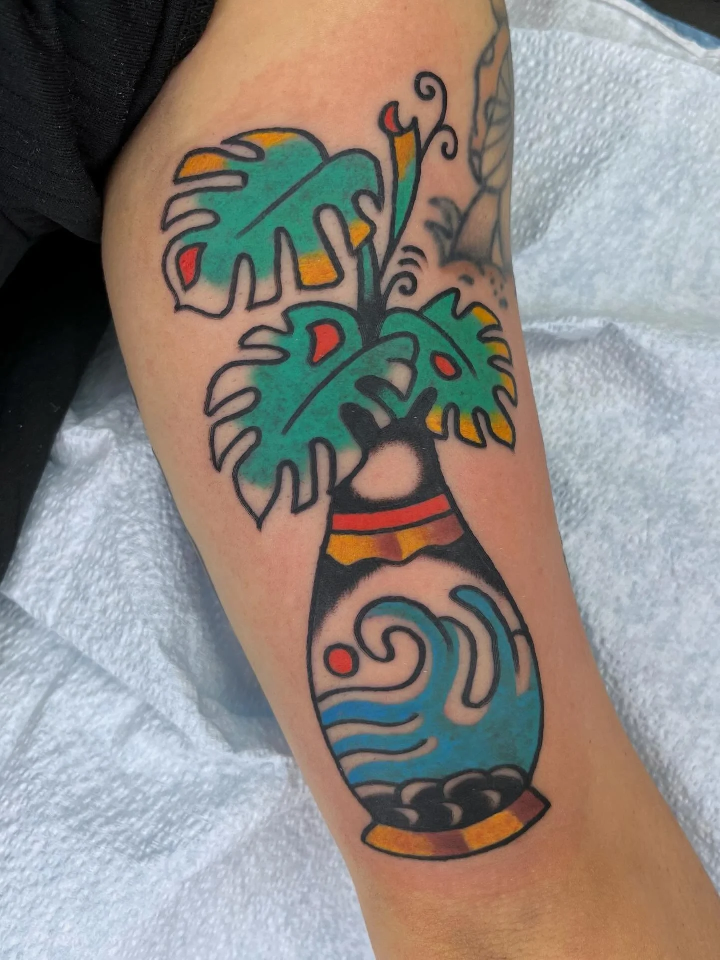 Plant for real 🌱🏰
And horse 
.
.
.
#tattoo