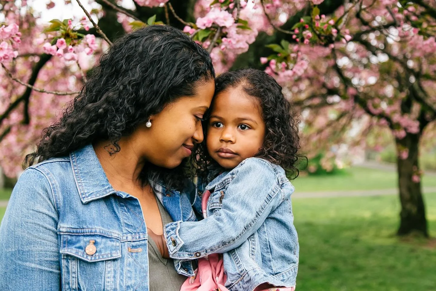 Spring is magic 🌸.

These images were taken during a maternity session at peak cherry blossom season and it&rsquo;s exactly why I look forward to this time of year every spring. 

Cherry Blossom Mini Sessions are now booking and a few spots are stil