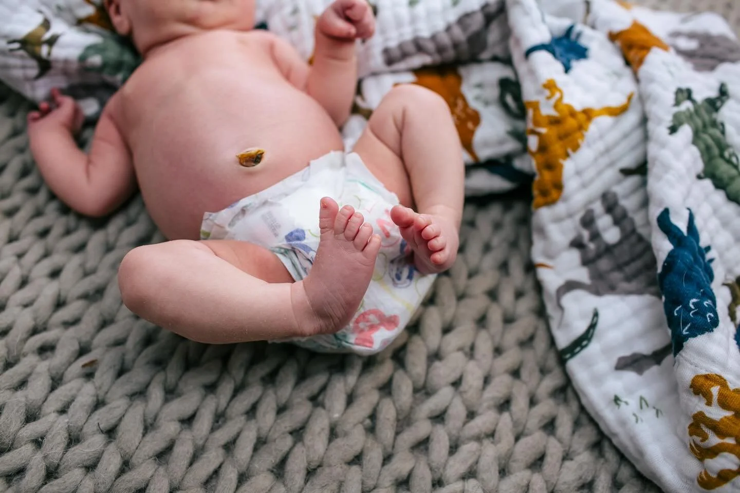 I love the quiet moments during a newborn session. The tiny stretches, their wandering eyes, little tongues looking silly while they move around and what about those yawns?! I really remember it like it was yesterday.

That&rsquo;s why these in-home 