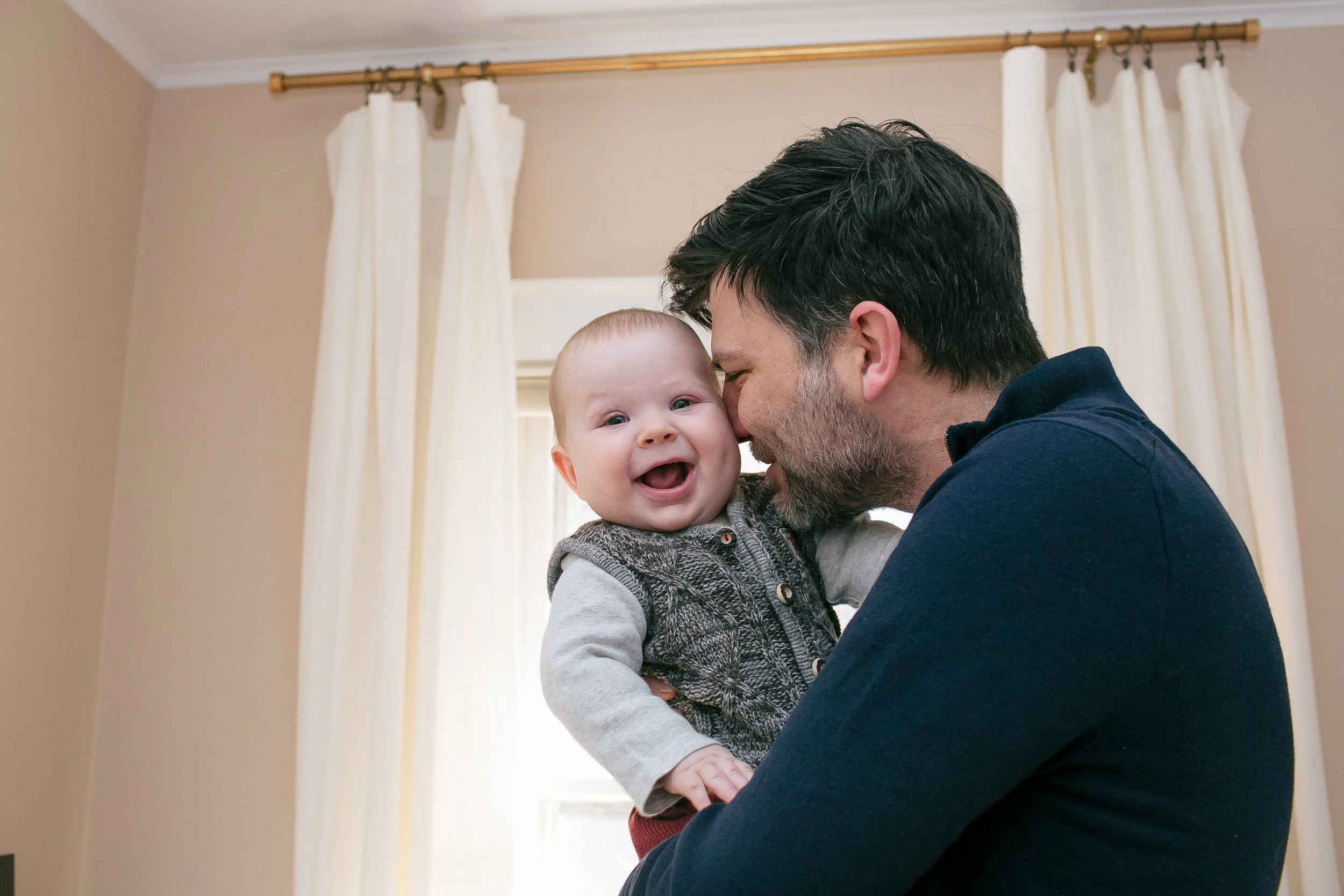 lisa-white-photography-baby-at-home-photoshoot.jpg