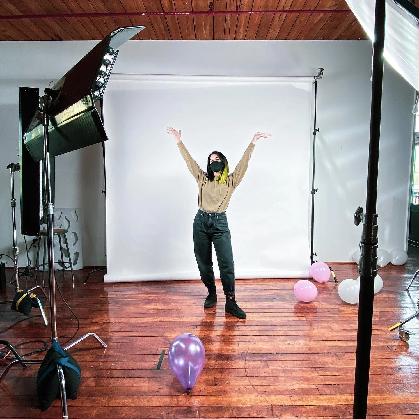 On set today, back again with the Touchstone fam shooting some jewelry. I love that between HAPPYMONDAY and HYFN we have so many different types of shoots with so such varying storylines. Keep it fresh.