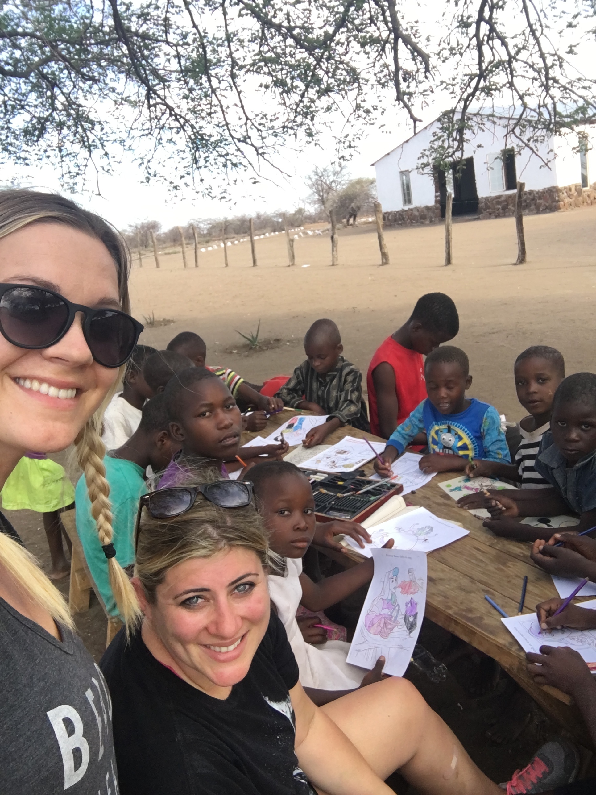 Coloring & arts + crafts in the shade!