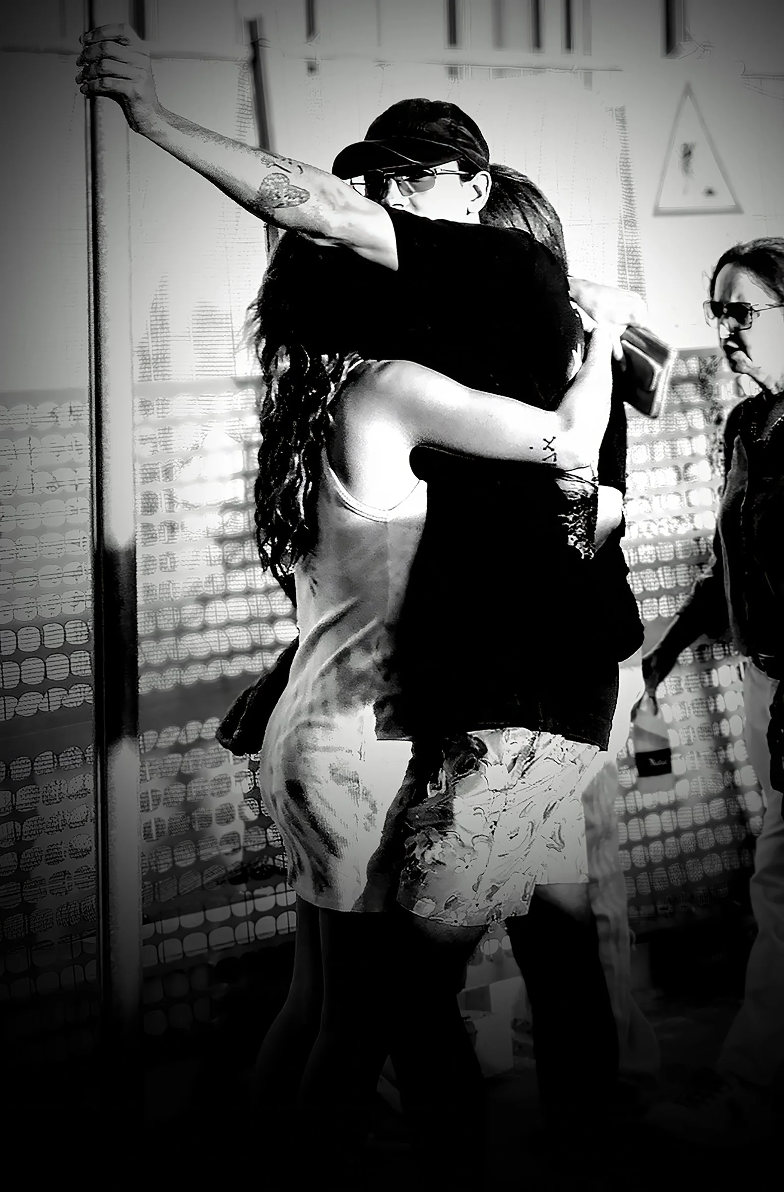 *Monopoli  BACKSTREET LOVE  A couple looking for some privacy in an alley .jpg