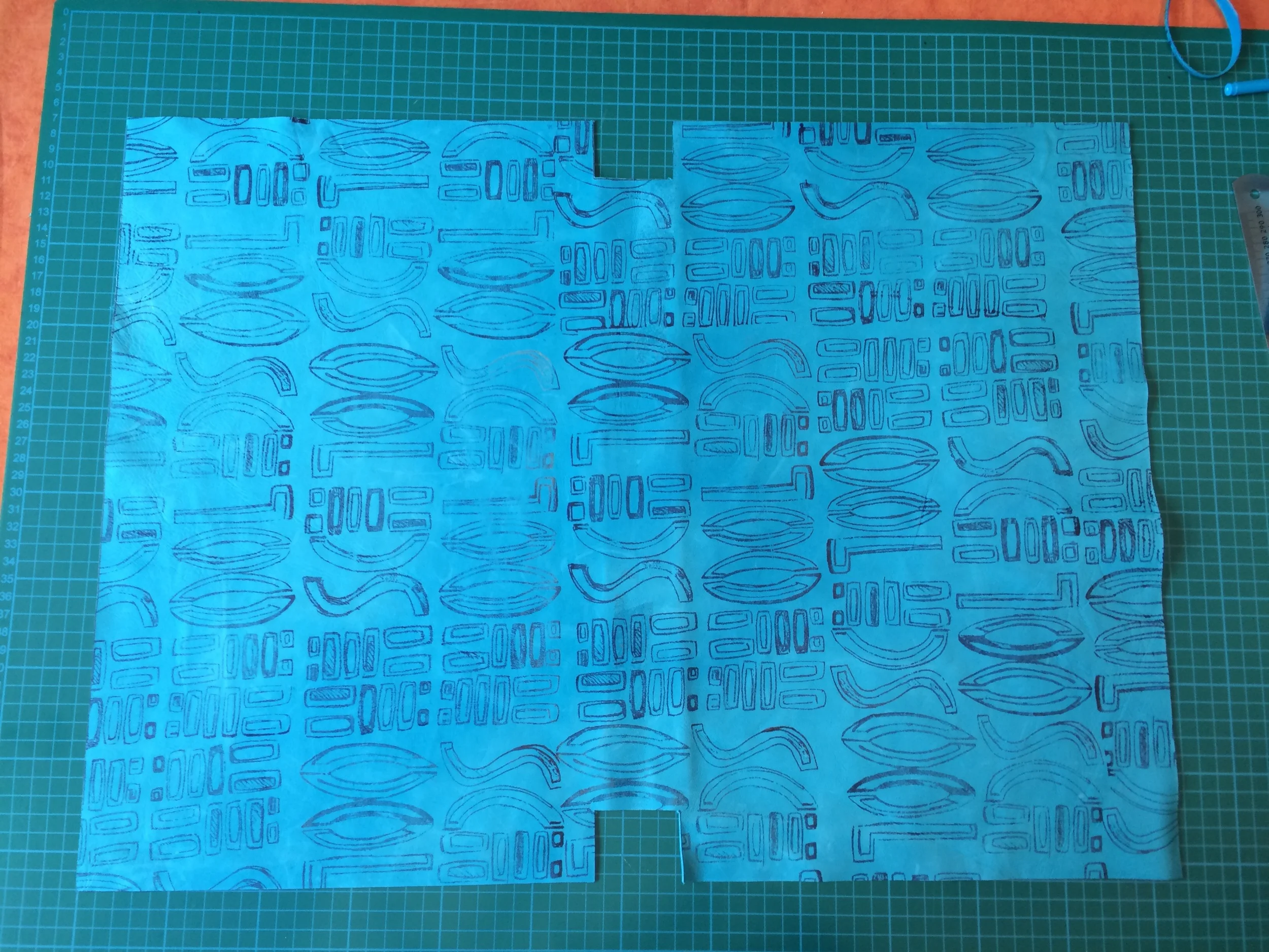 My leather hide cut out to size (flap not shown). I also cut out the same size in the lining and spacer fabric.
