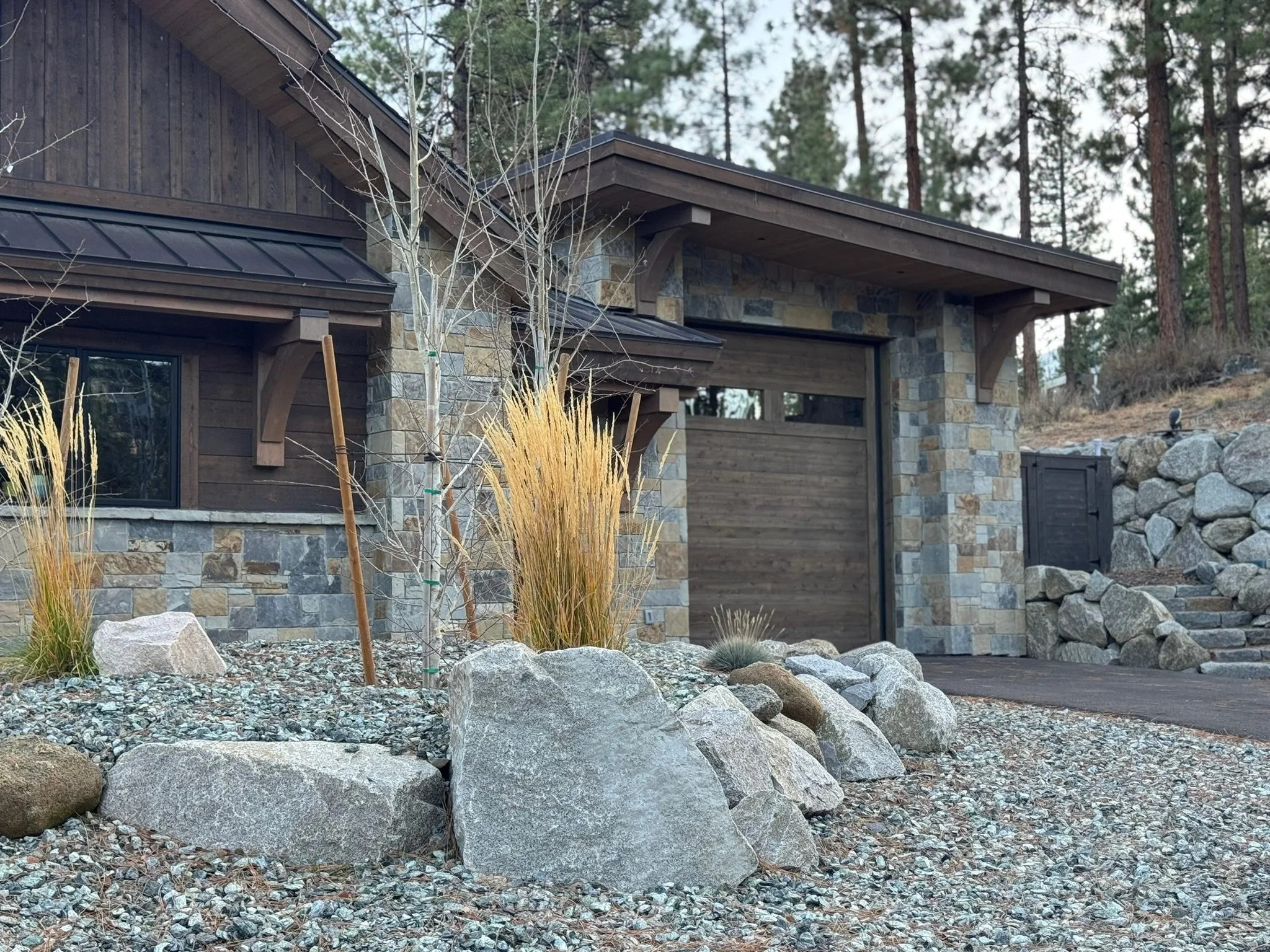 Aspen Estate Full-Veneer and Silver Mountain Cap