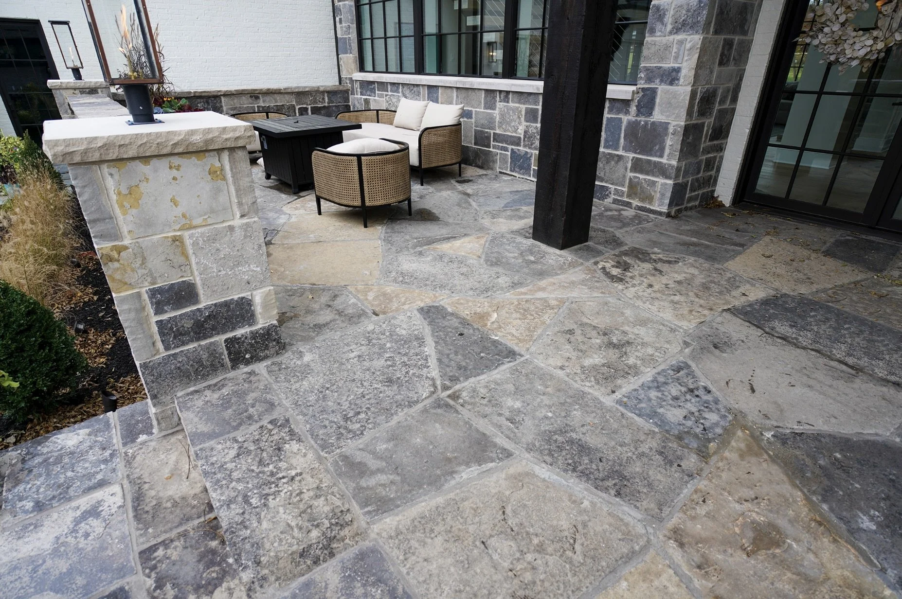 KO Graphite Flagstone 912.jpeg