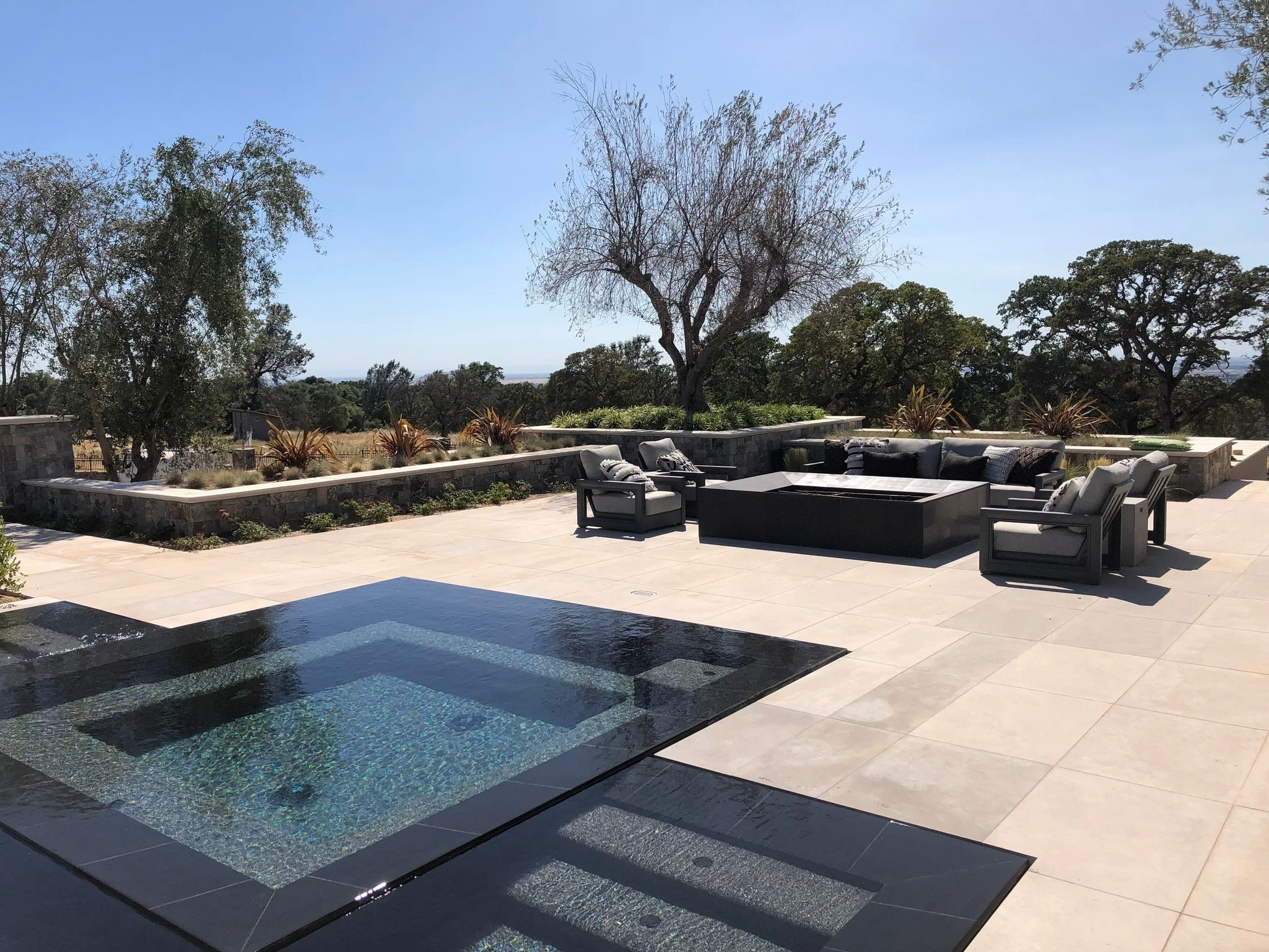 KO IL JA PAVING 981413.JPG