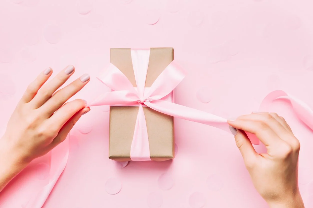 Gossip &amp; Glamour 2022 Valentine's Day Gift Guide 