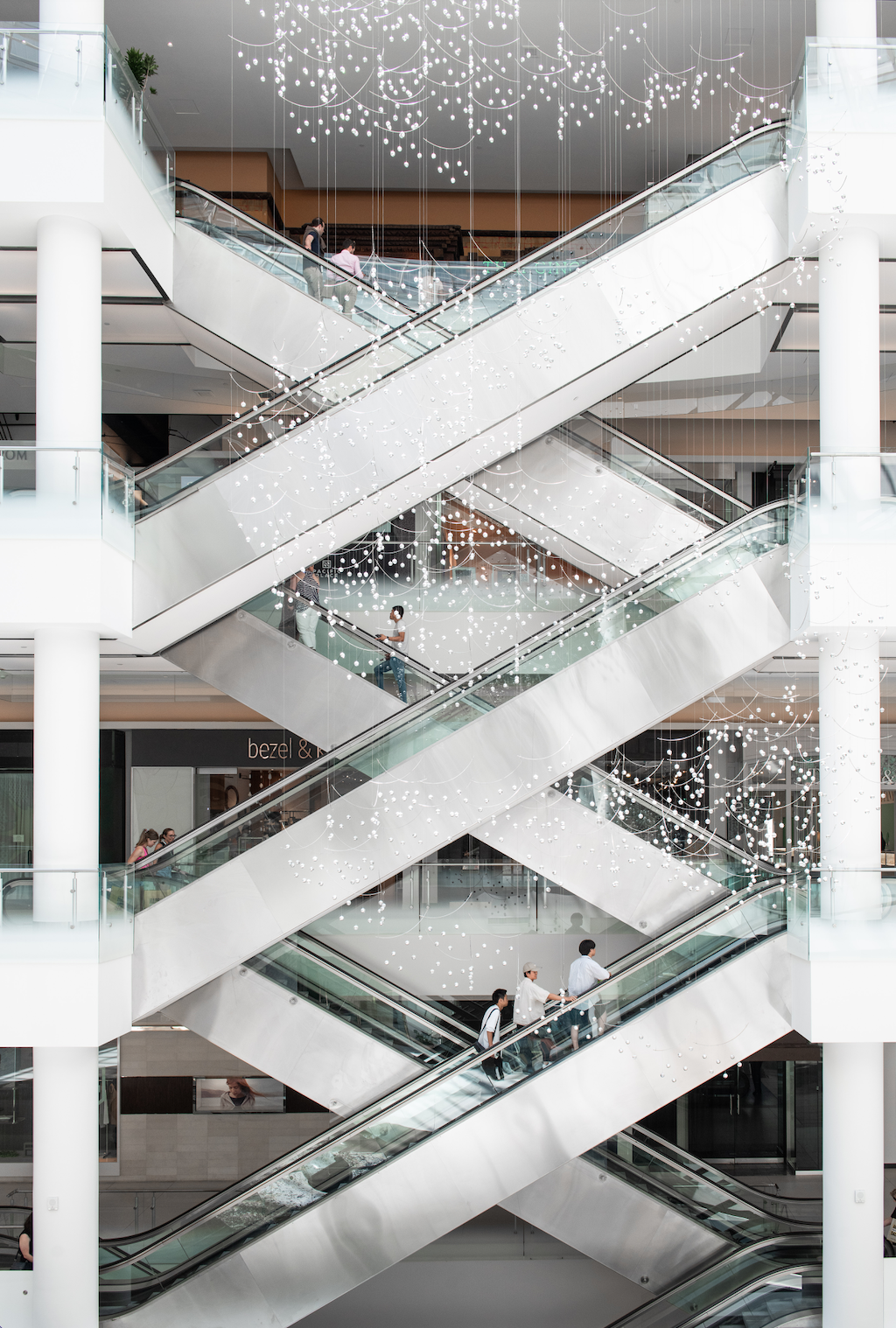 Holiday Magic: Nightly Snowfall Returns to Pacific Place
