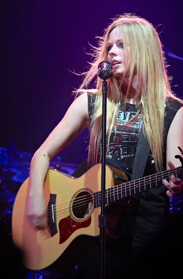AVRIL LAVIGNE