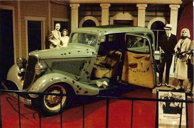 Bonnie-Clyde-deathmobile.jpg