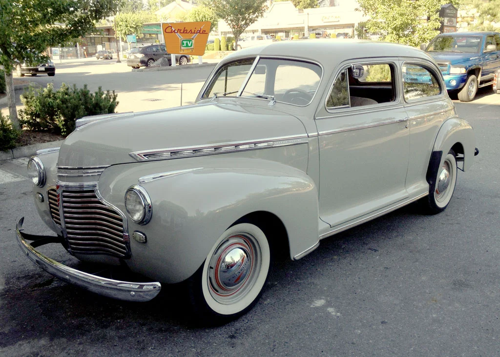 1941-white-Chevrolet-front.jpg