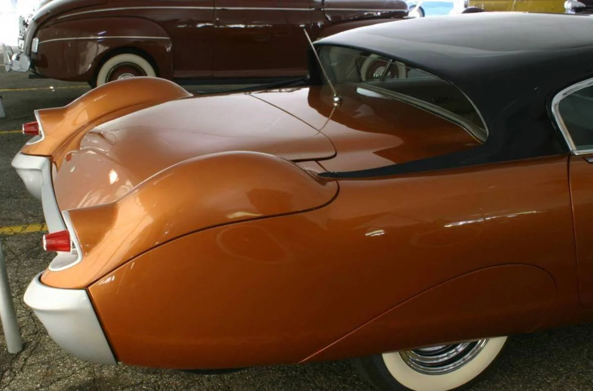 Mercury D-524 trunk.jpg