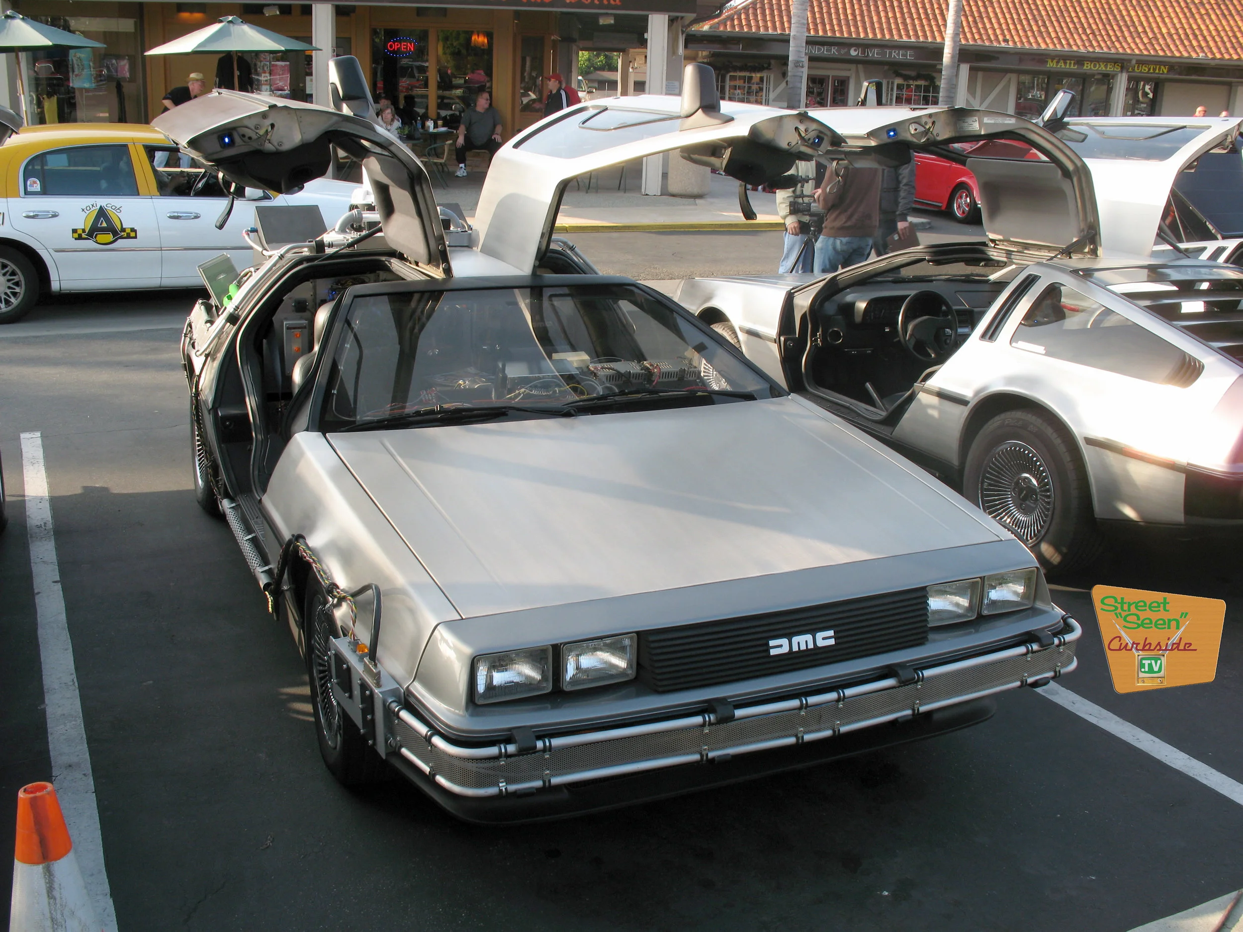 DeLorean DMC-12 time machine