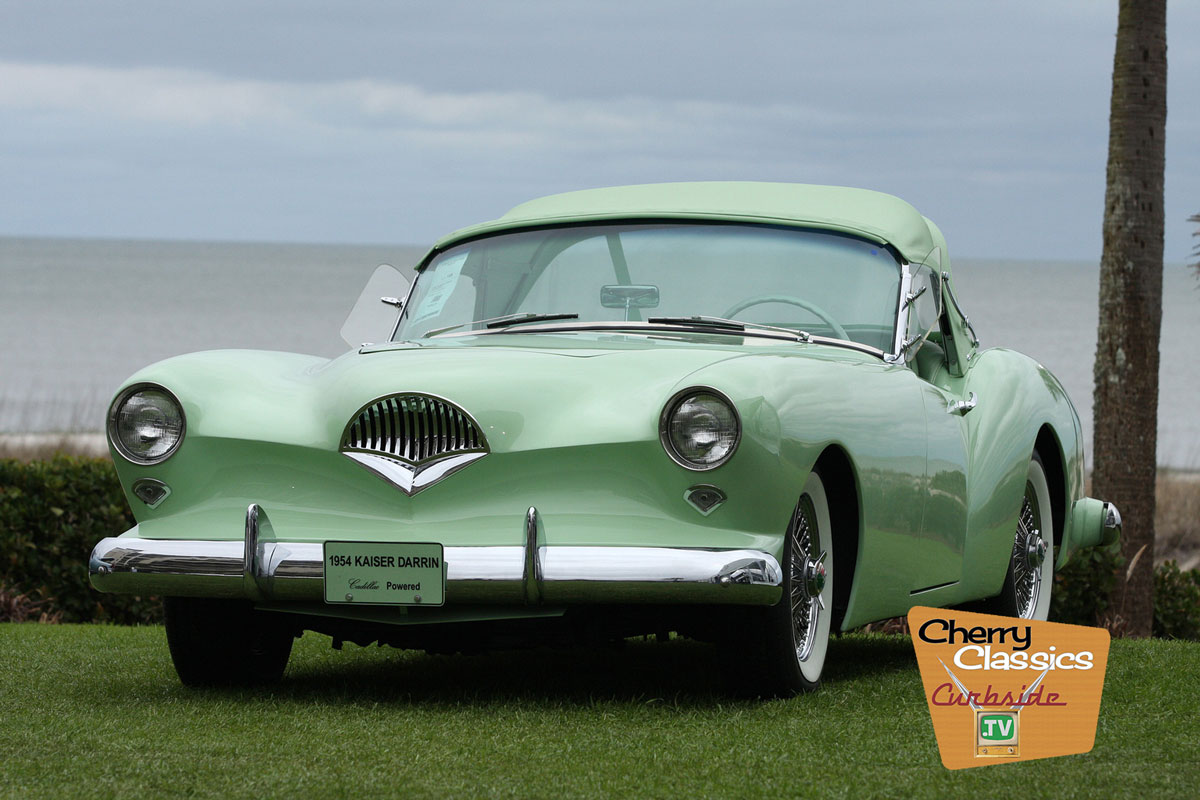 Kaiser-Darrin-at-car-show.jpg