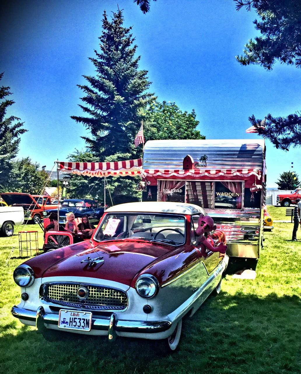 Nash Metropolitan and trailer.jpg