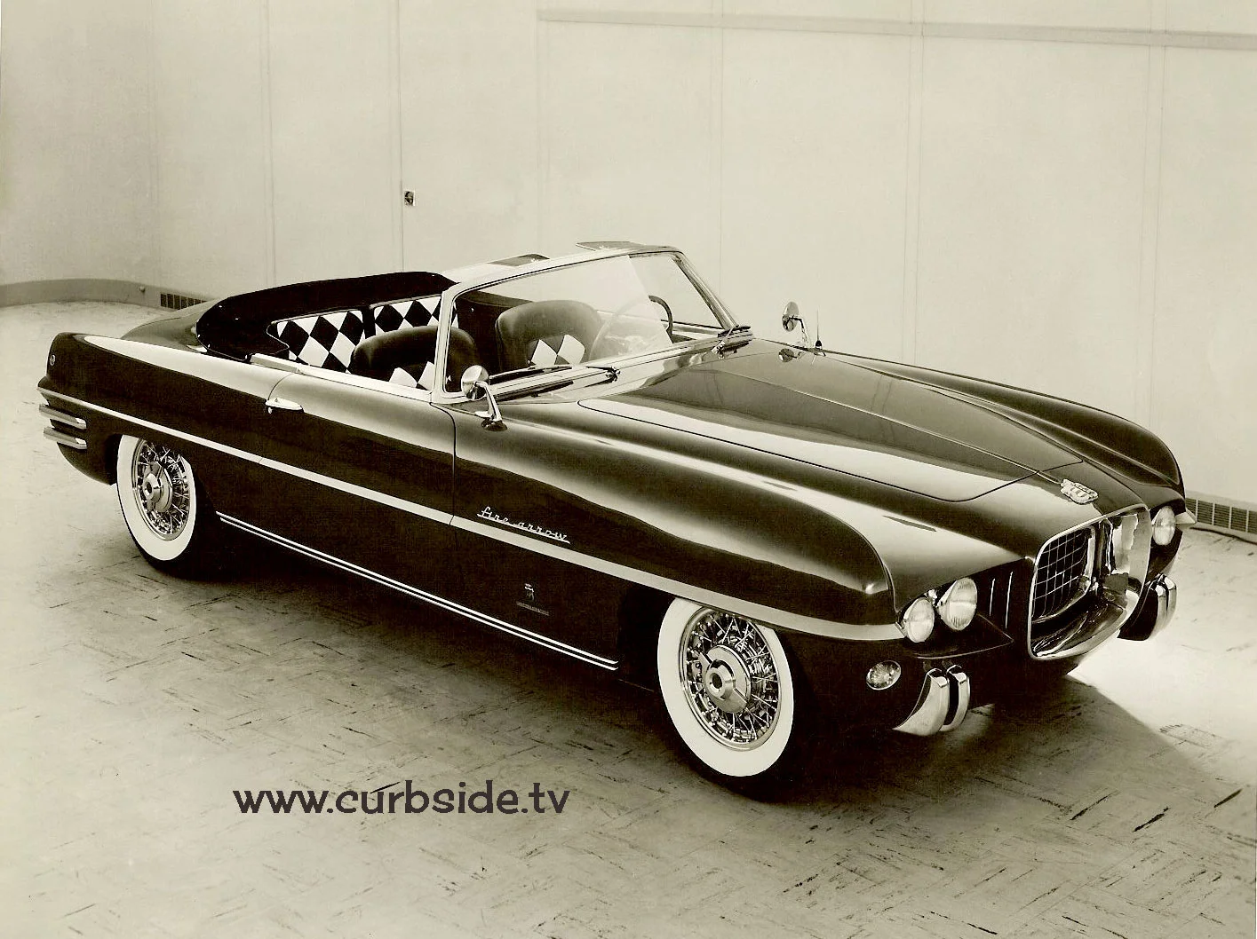 1954-Dodge-Fire-Arrow-Roadster-by-Ghia.jpg