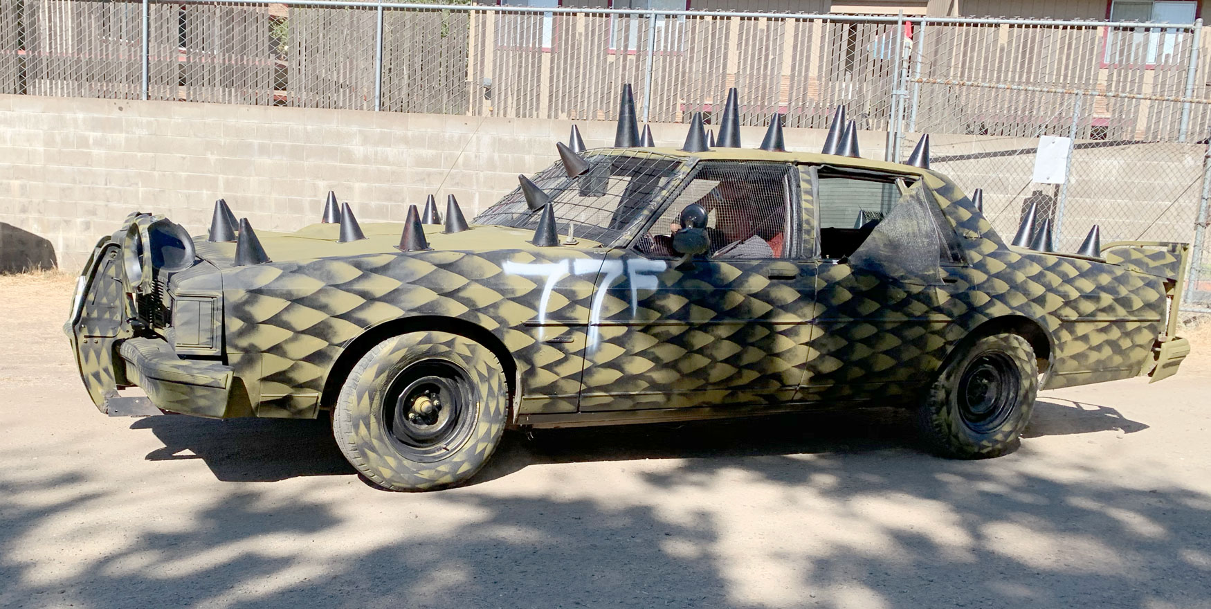 A boat race vehicle