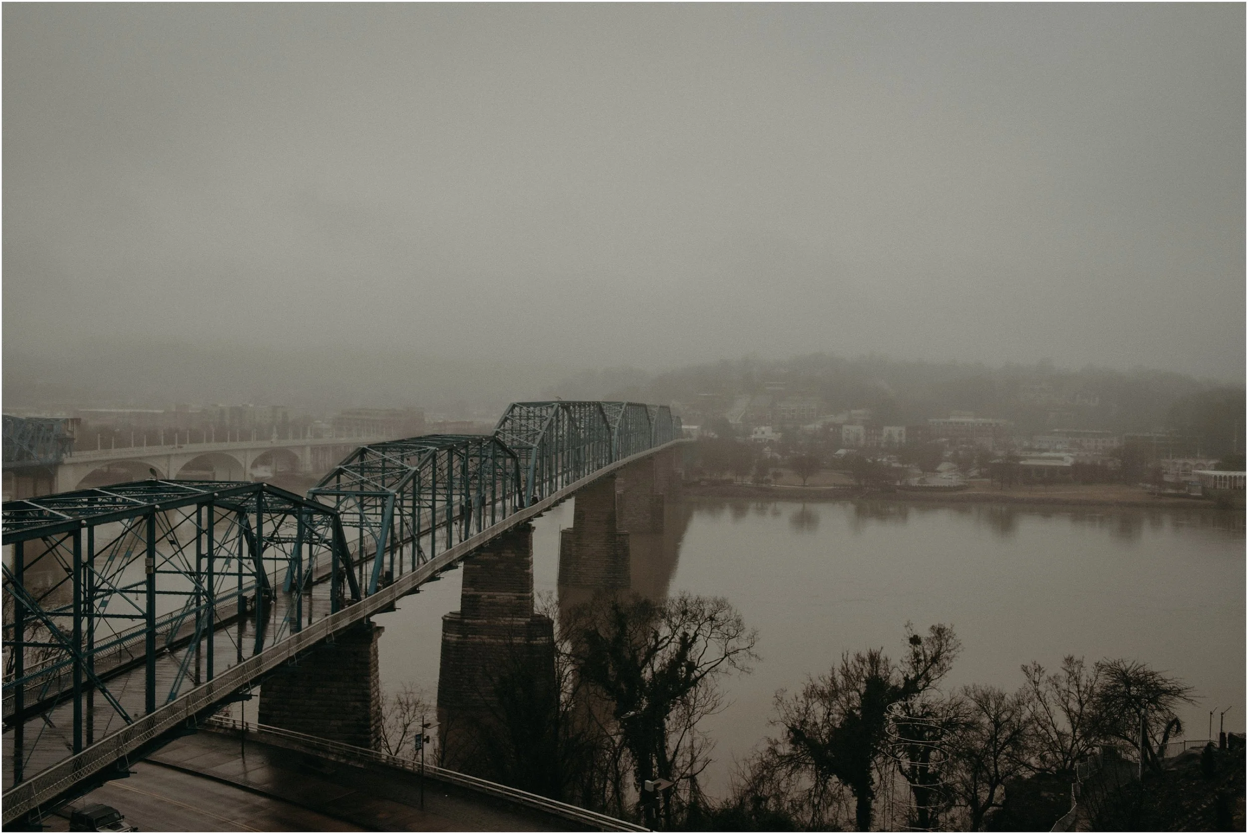 A rainy and foggy wedding in Chattanooga, Tennessee