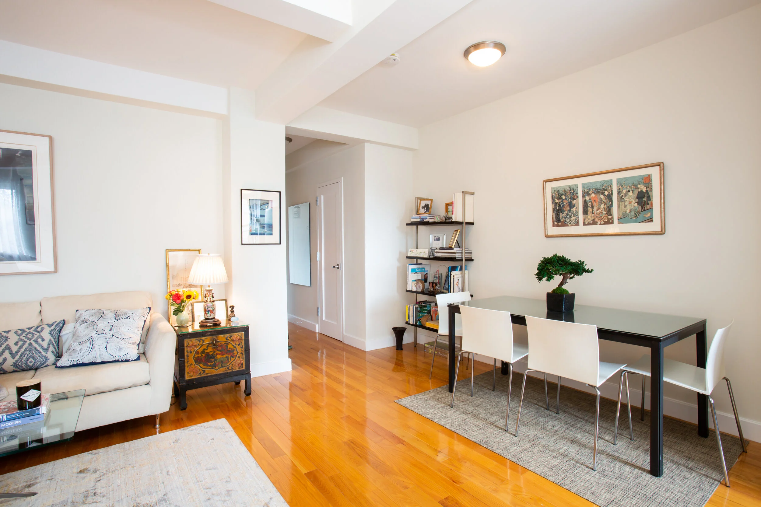 High Res Apt photo1.JPG