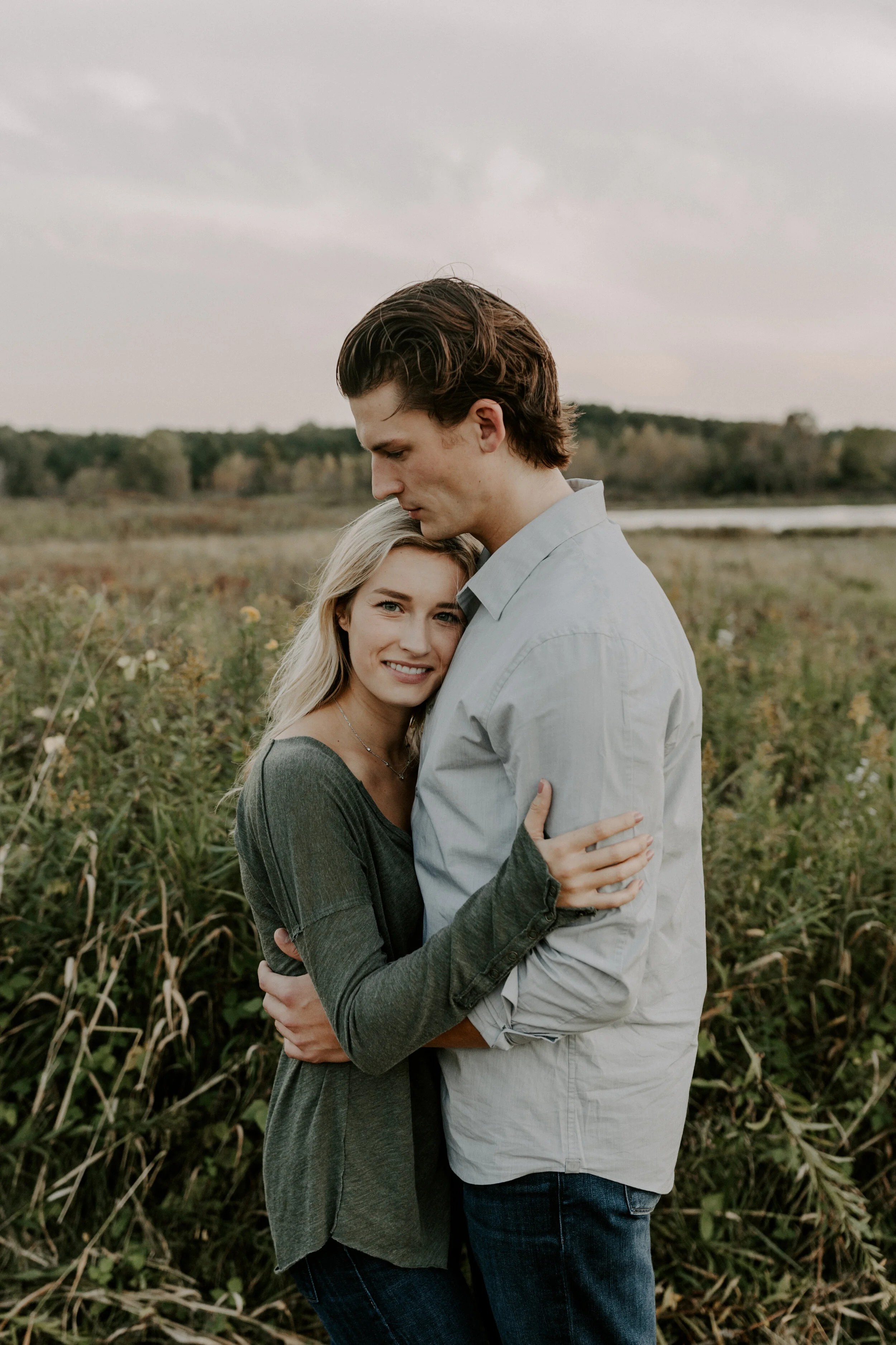 Hyland-Hills-Bloomington-Engagement-19.jpg