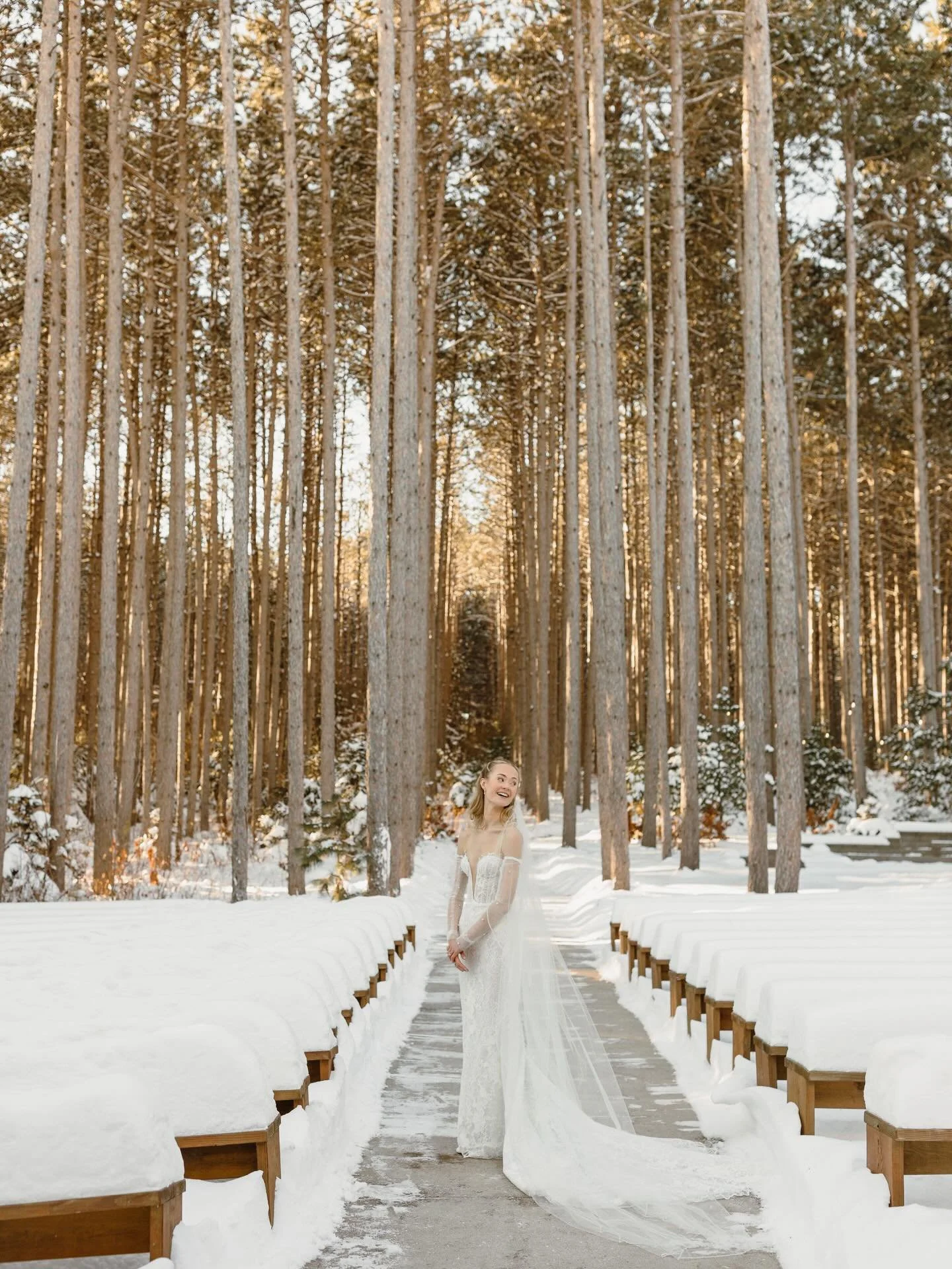 More gloves in 2026 plz 

#minneapolisweddingphotographer #minnesotabride