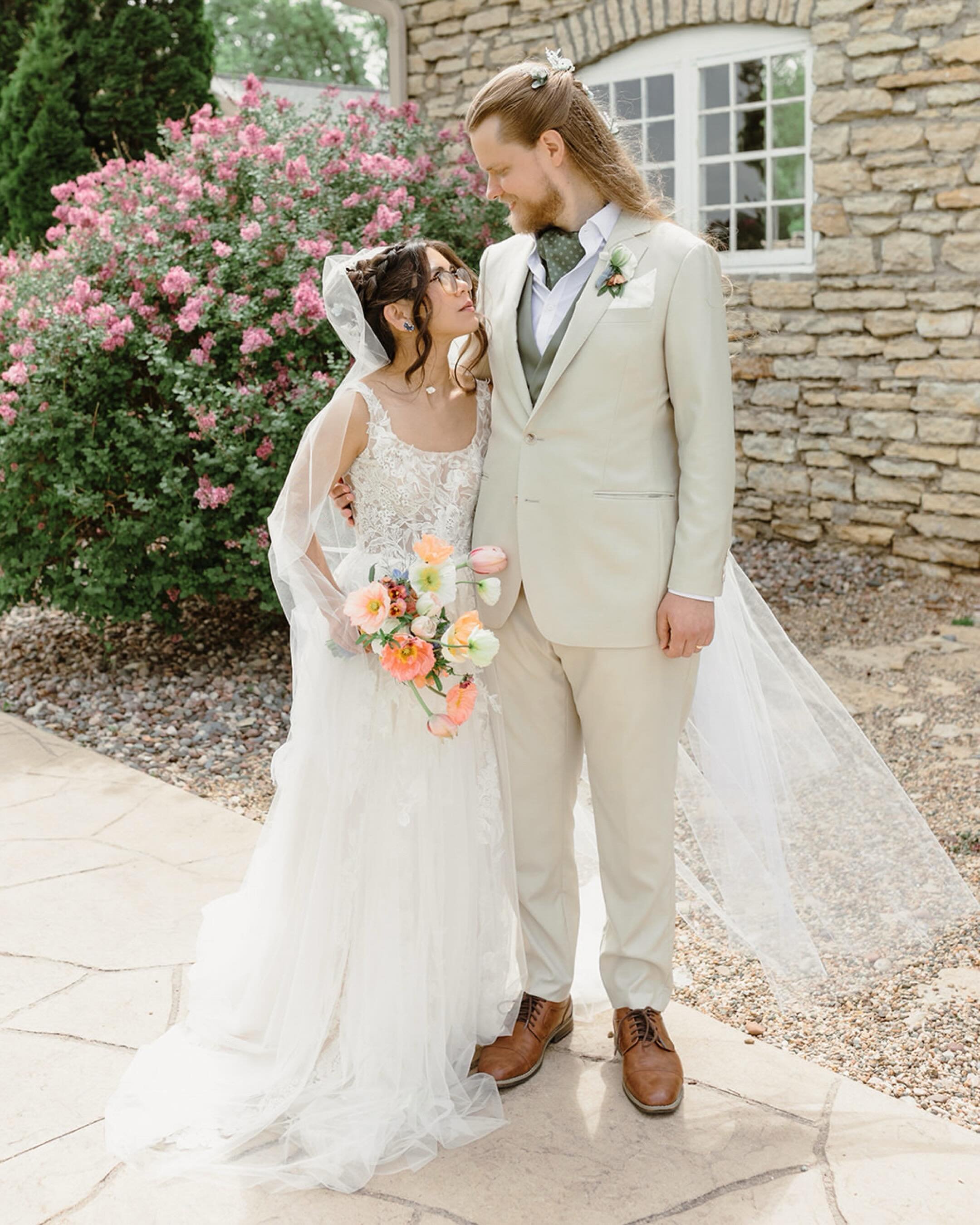 Congrats to S+A !! Waking up at 6am to head to Rochester was worth it to be part of this brunch wedding ❤️ #minneapolisweddingphotographer #minneapolisphotographer #mnweddingphotographer #mnwedding #mnweddingvenue

Now booking 2027 weddings !