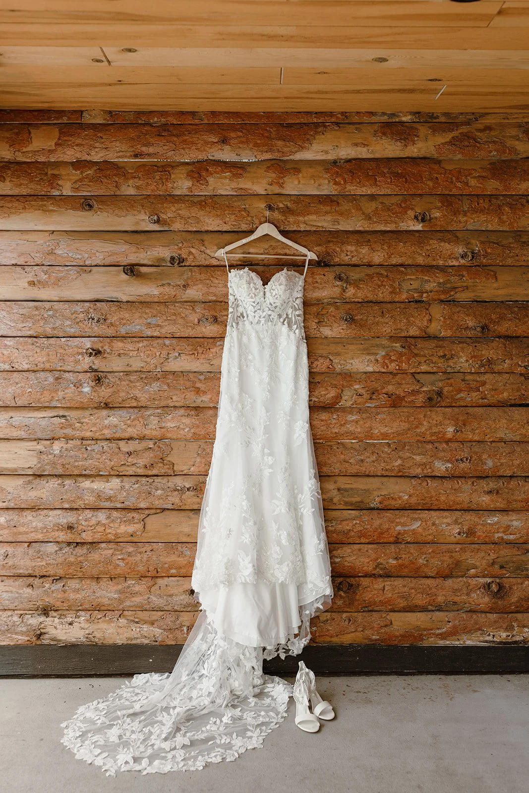 A+A-Little-Lazy-Lodge-Wedding-Highlights-2.jpg